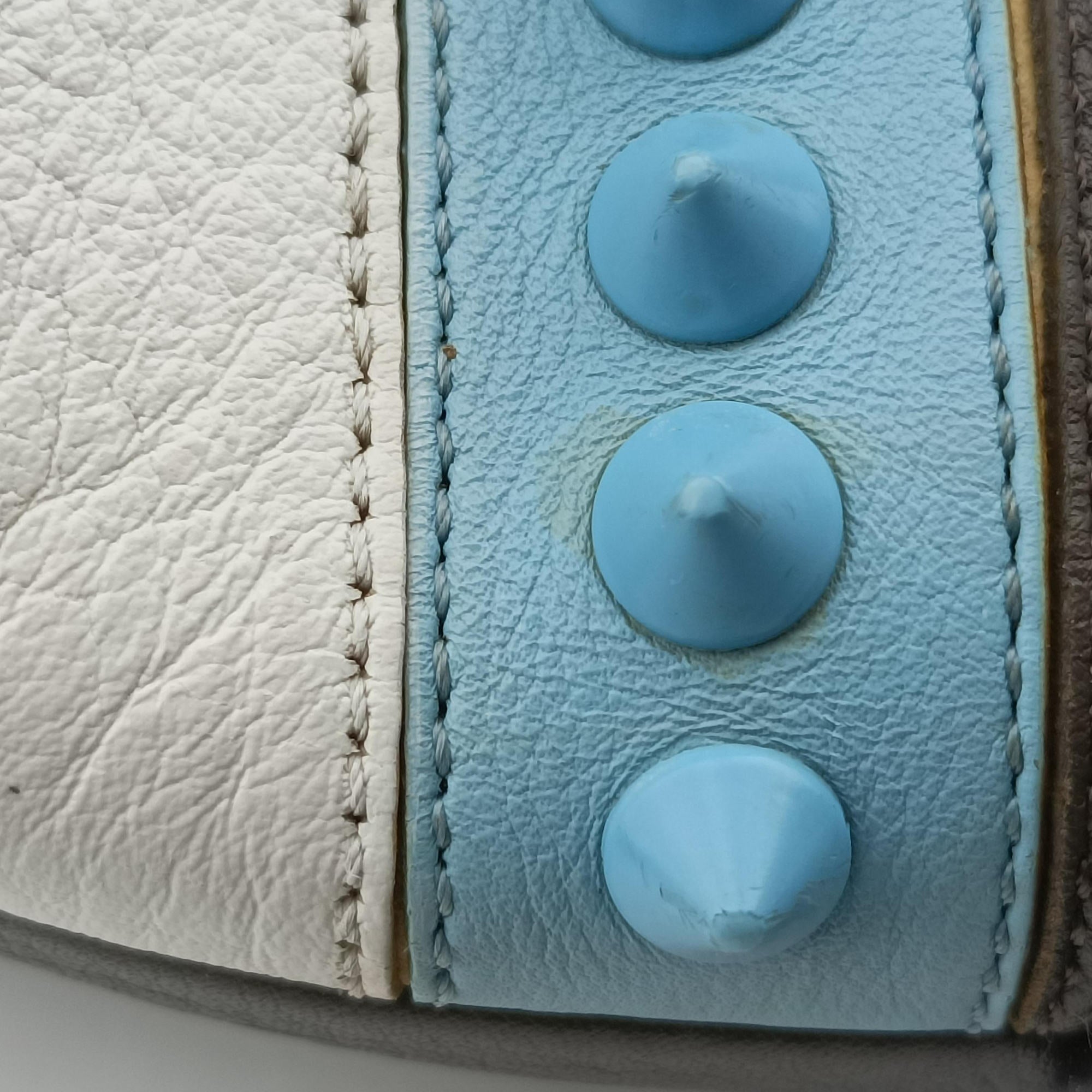 Secondhand Fendi By The Way Gray × Blue × White Leather 8BL124 shoulderbag | stylenewstar
