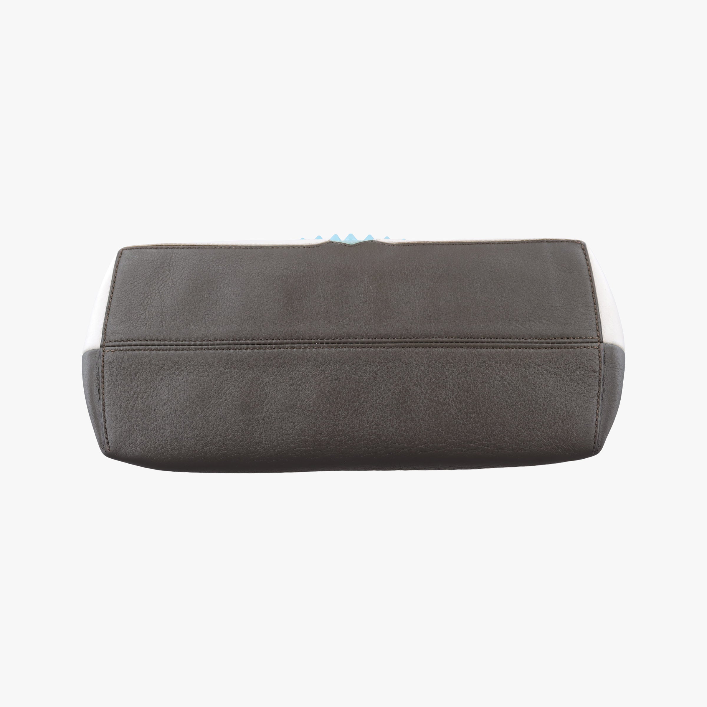 Secondhand Fendi By The Way Gray × Blue × White Leather 8BL124 shoulderbag | stylenewstar