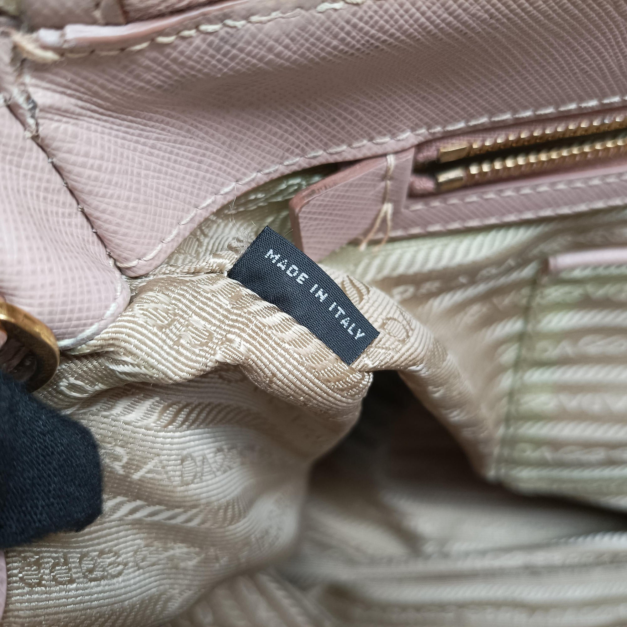Secondhand Prada Galleria Pink SAFFIANO Leather BN1786 shoulderbag | stylenewstar