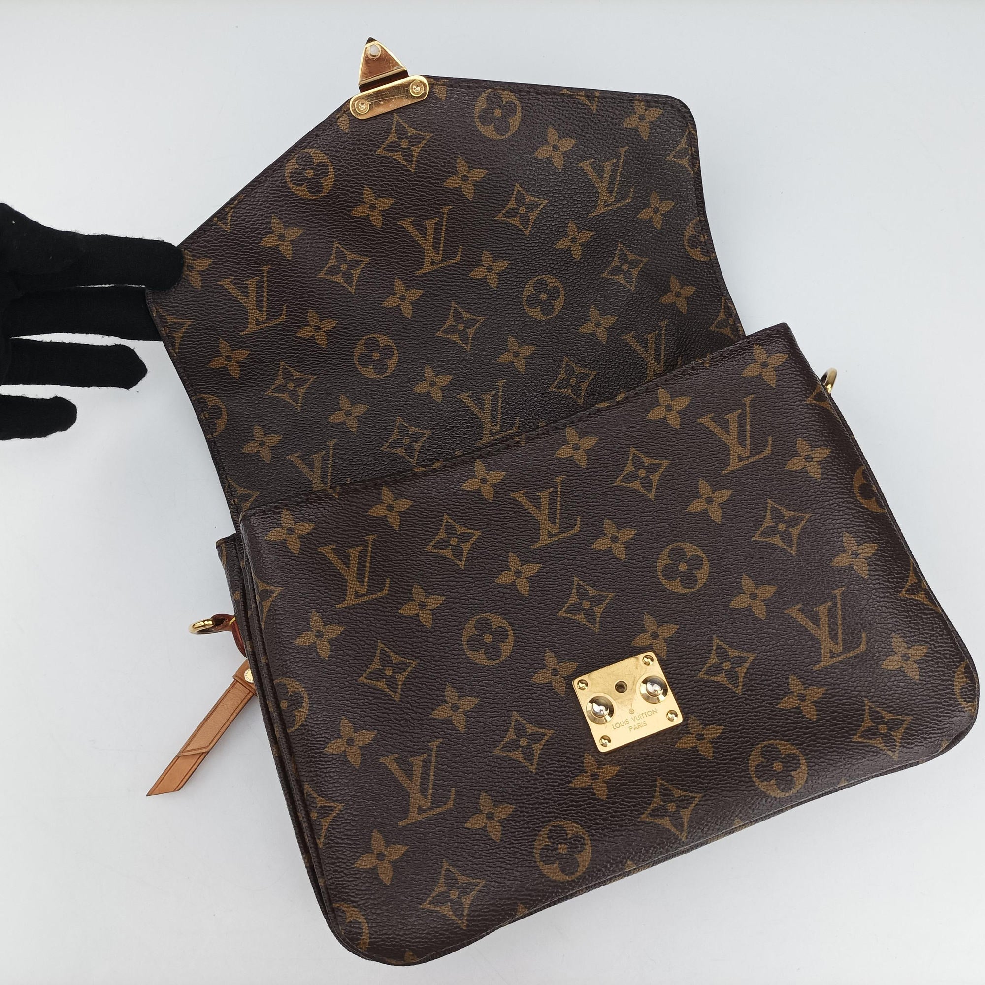 Vintage Louis Vuitton Pochette Metis MM Brown Monogram Canvas M44875 shoulderbag | stylenewstar