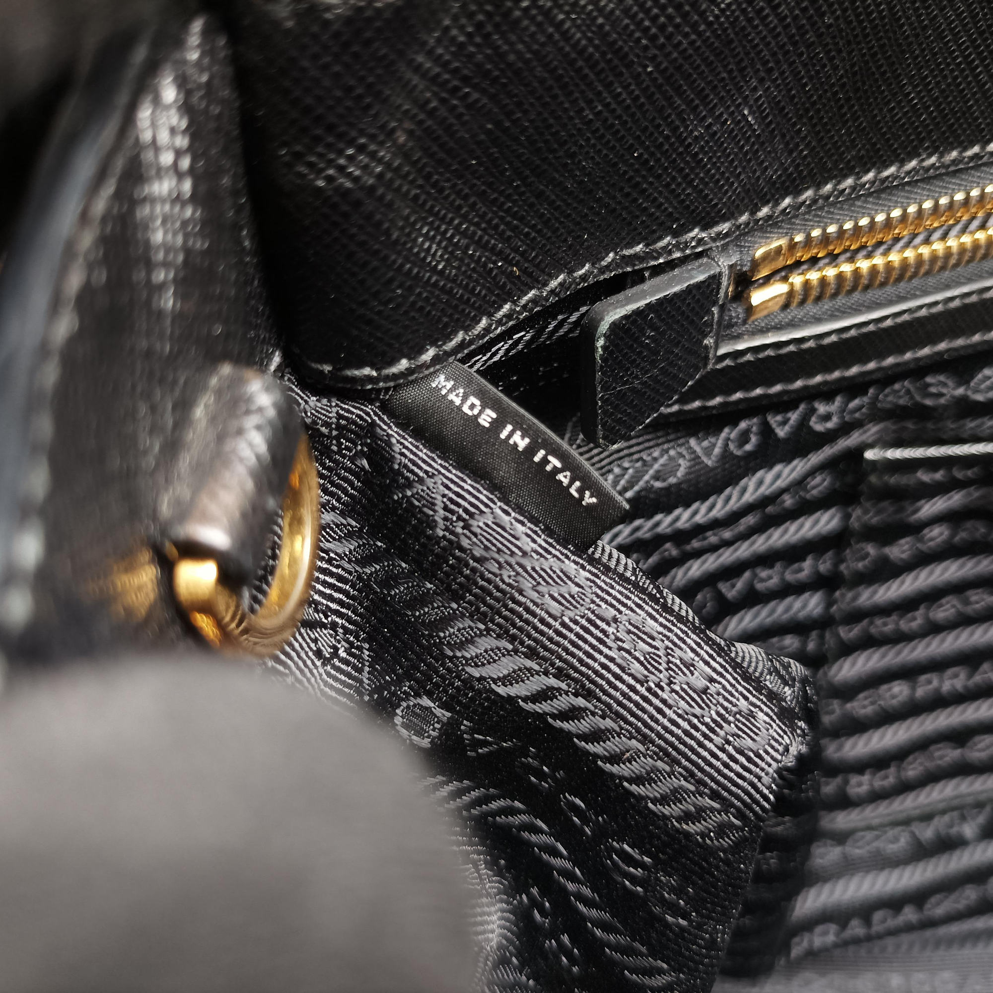 Pre-owned Prada Galleria Black SAFFIANO Leather BN2274 handbag | stylenewstar