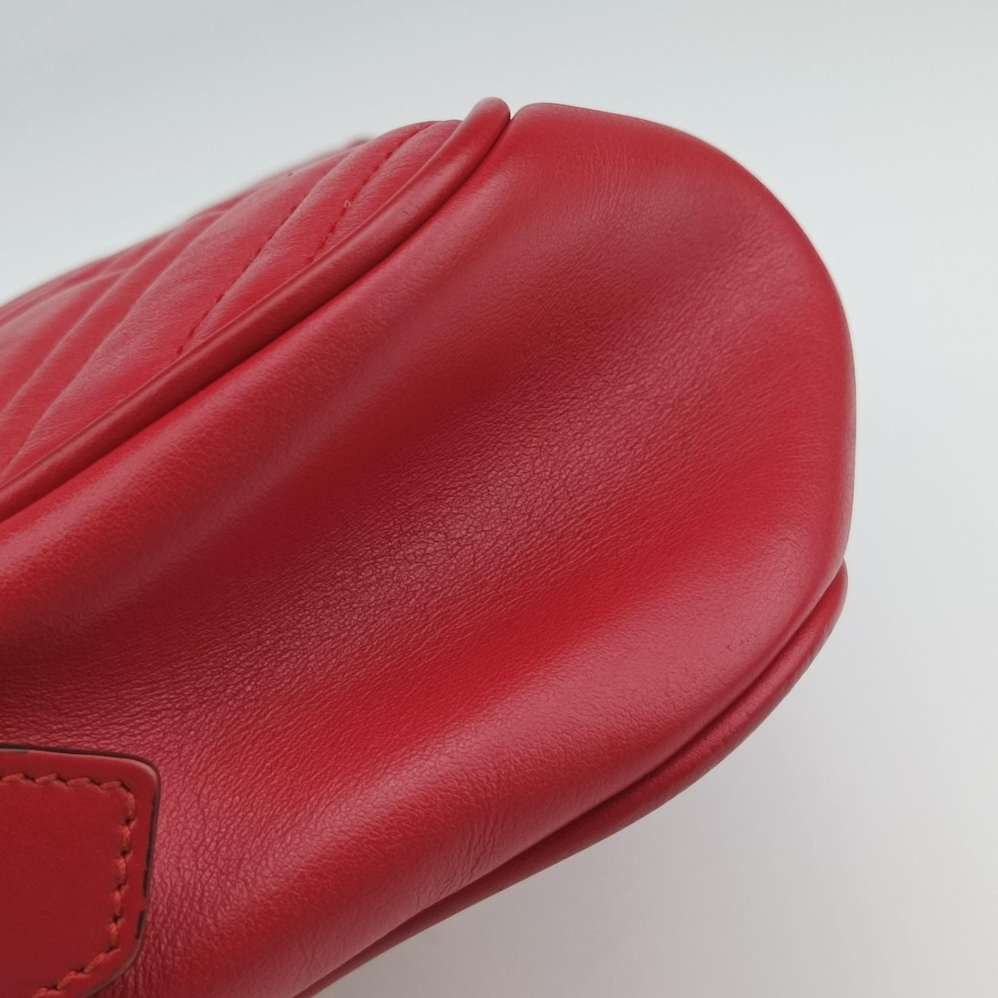Pre-owned Gucci GG Marmont Red Leather 447632 shoulderbag | stylenewstar