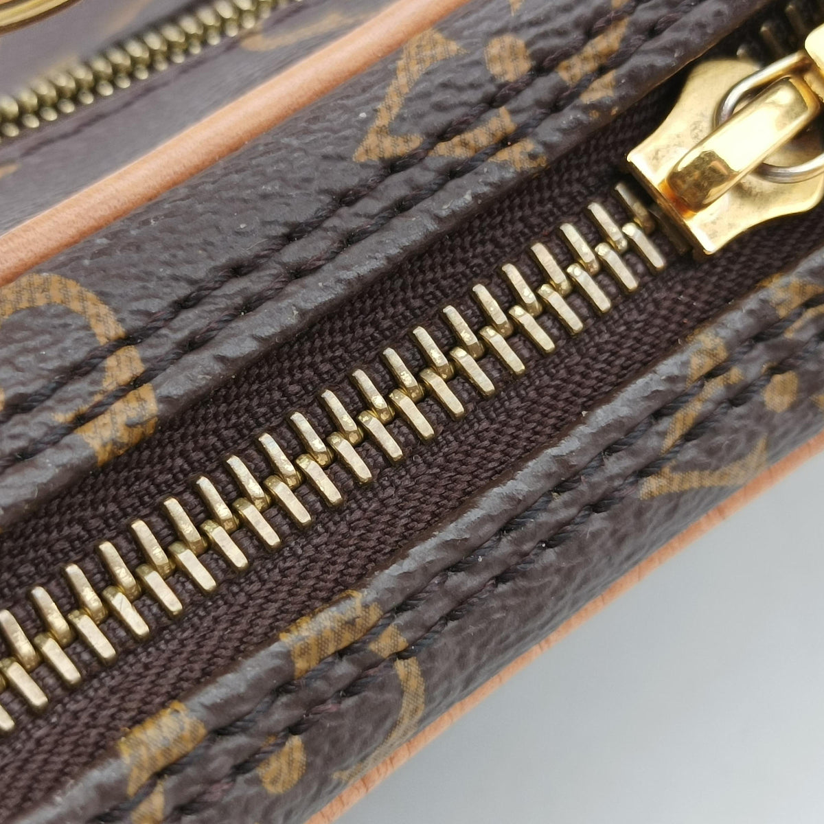 Pre-owned Louis Vuitton loop Brown PVC coated canvas M81098 shoulderbag | stylenewstar