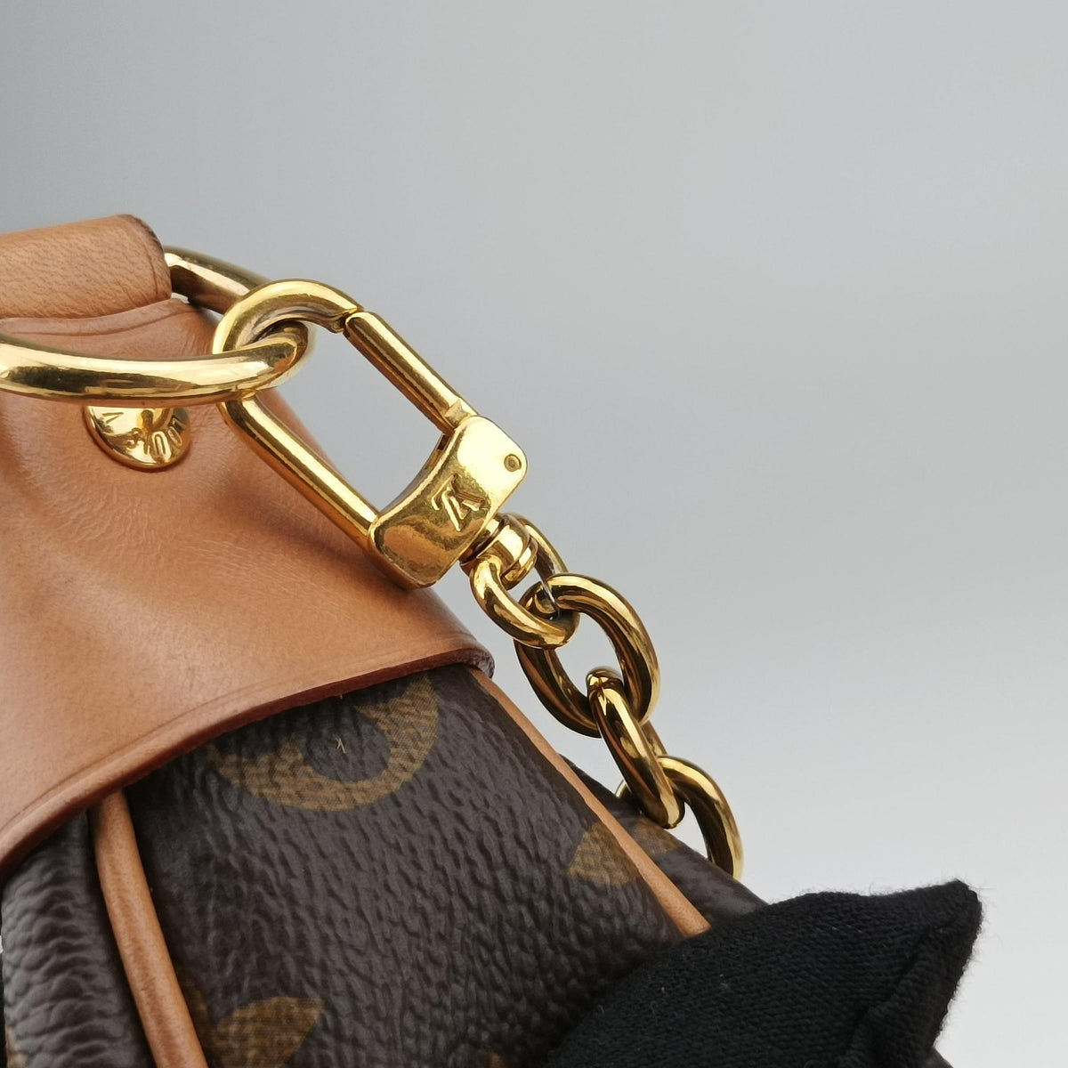 Pre-owned Louis Vuitton loop Brown PVC coated canvas M81098 shoulderbag | stylenewstar