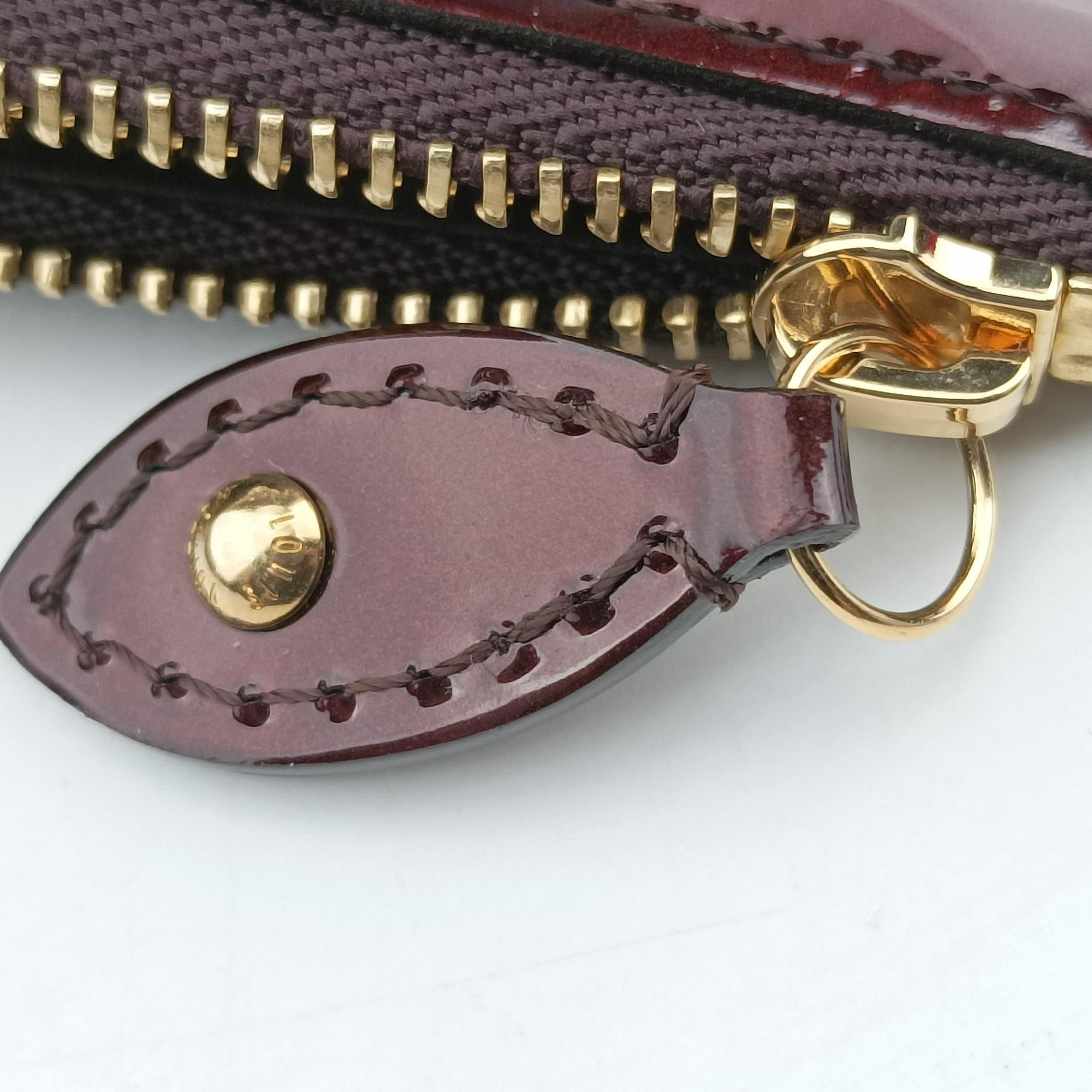 Pre-owned Louis Vuitton Pochette Cles Amarante Vernis M93557 coinpurse | stylenewstar