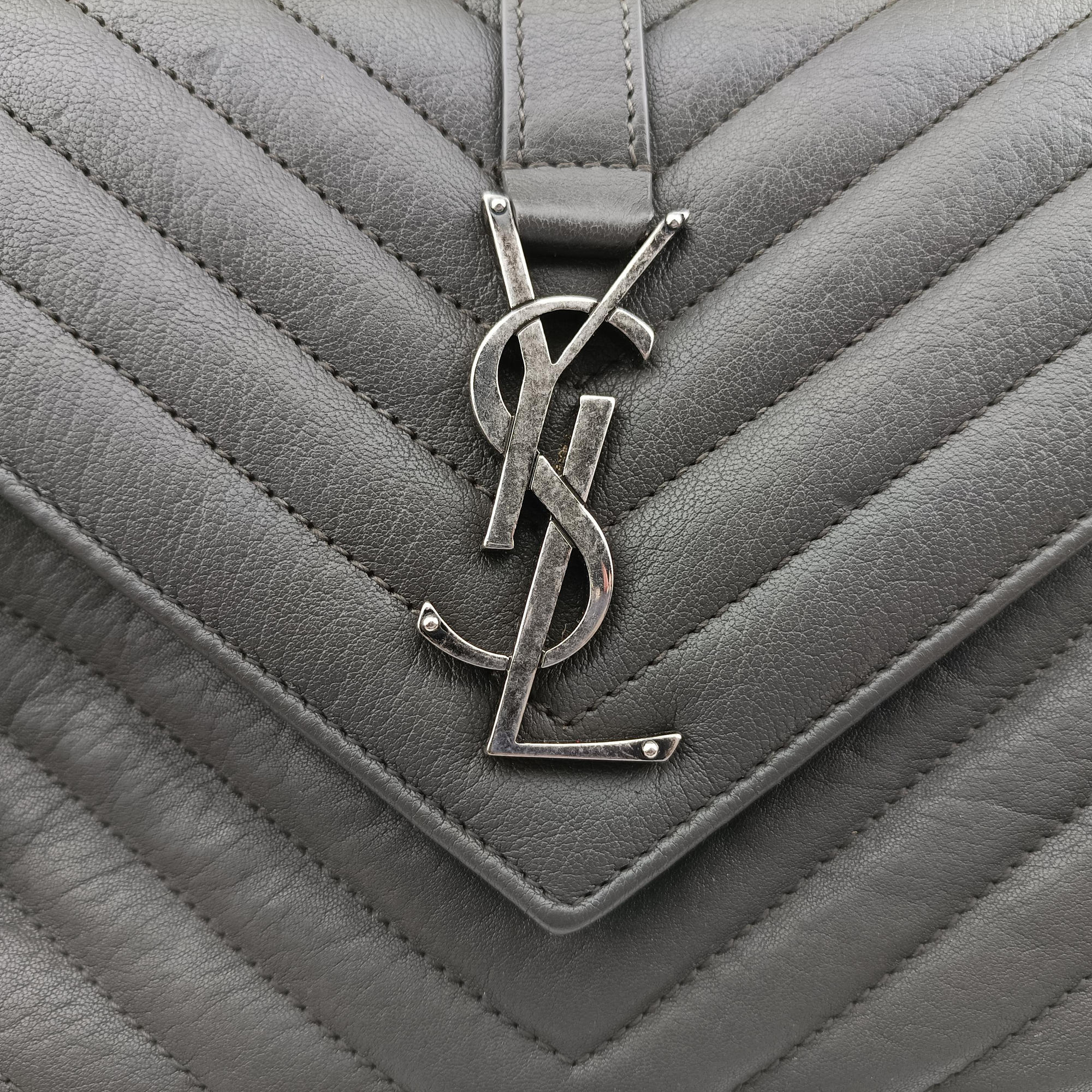 Pre-owned Yves Saint Laurent COLLEGE Grey Leather 487213 shoulderbag | stylenewstar