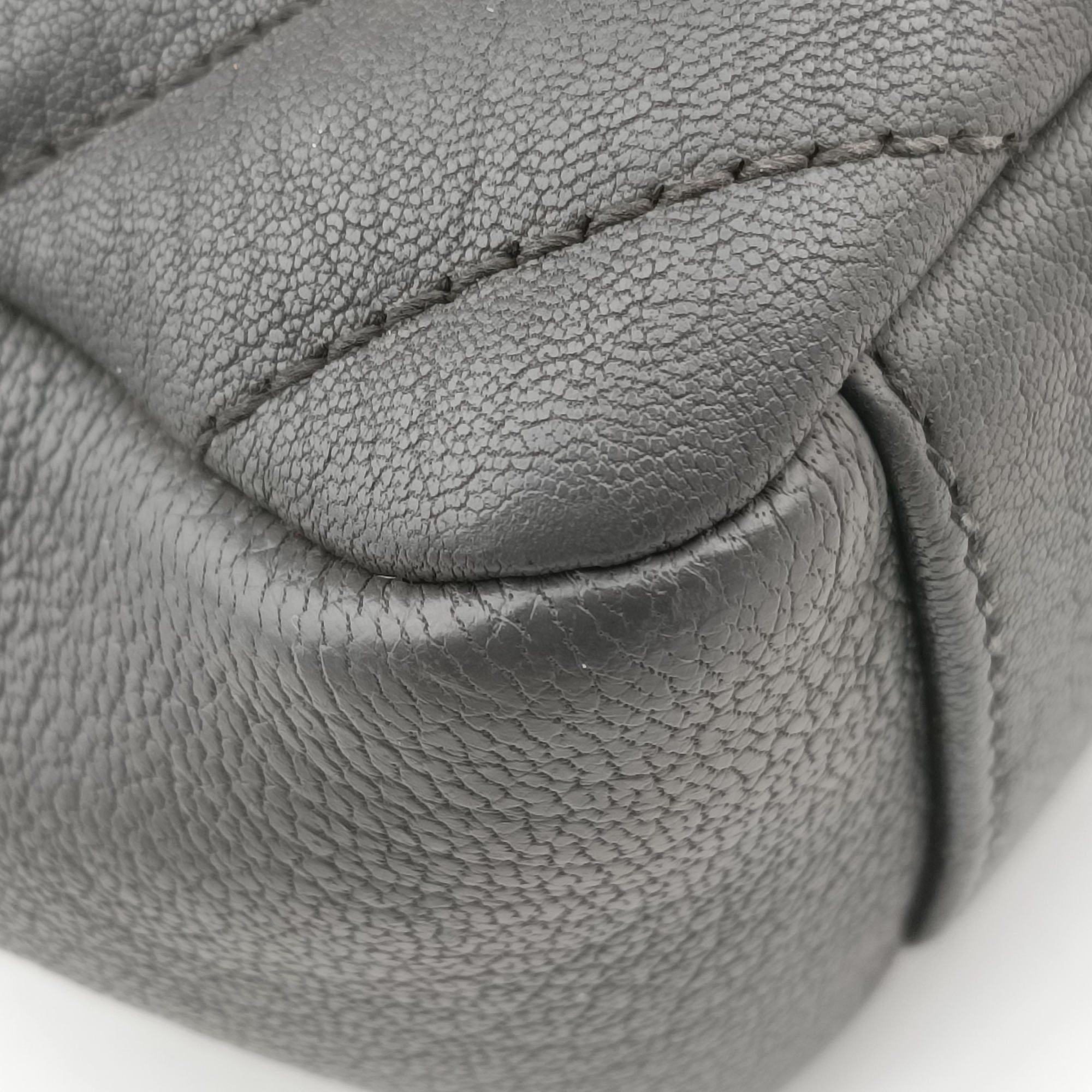 Pre-owned Yves Saint Laurent COLLEGE Grey Leather 487213 shoulderbag | stylenewstar