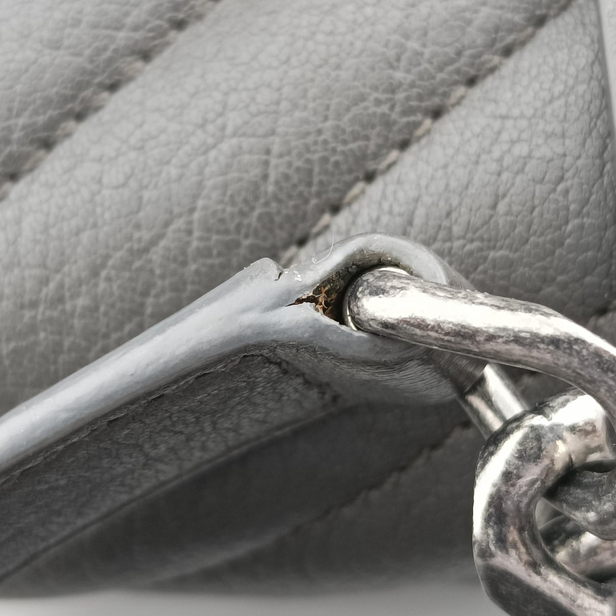 Pre-owned Yves Saint Laurent COLLEGE Grey Leather 487213 shoulderbag | stylenewstar