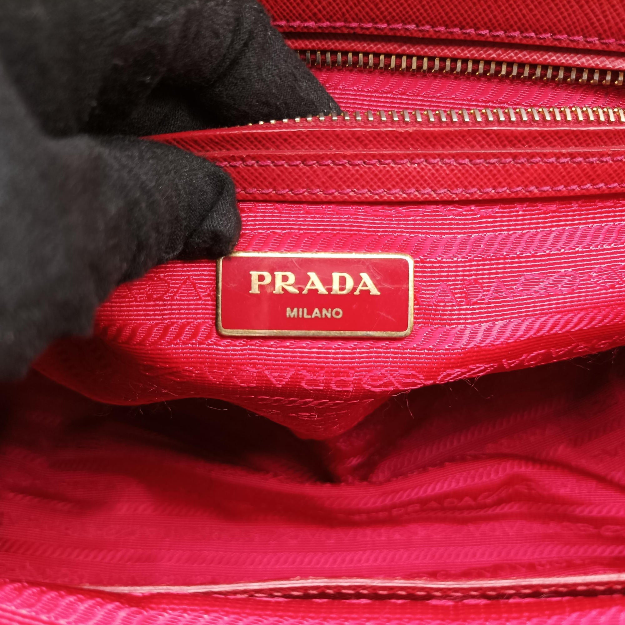 Secondhand Prada Galleria Red SAFFIANO Leather BN1844 shoulderbag | stylenewstar