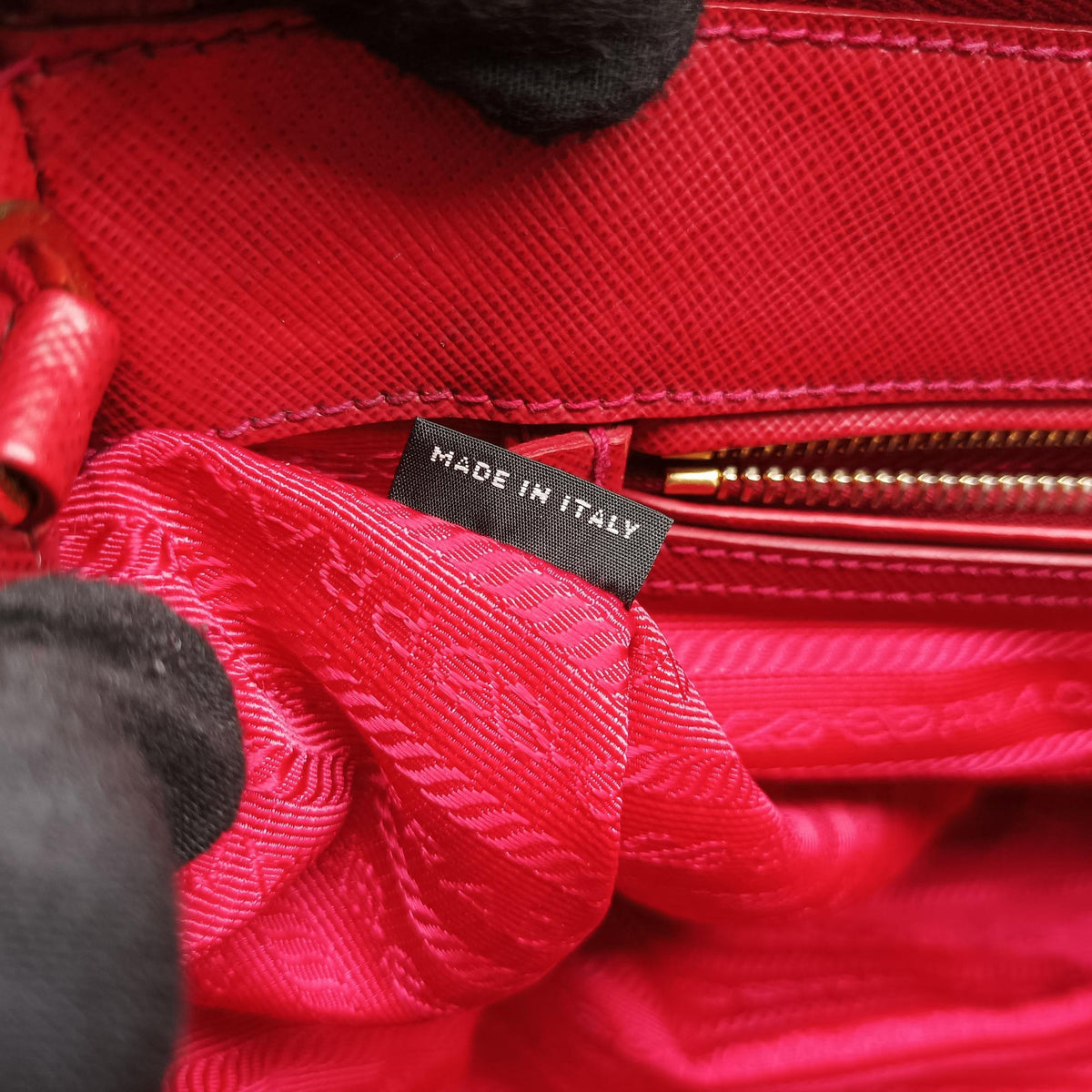 Secondhand Prada Galleria Red SAFFIANO Leather BN1844 shoulderbag | stylenewstar
