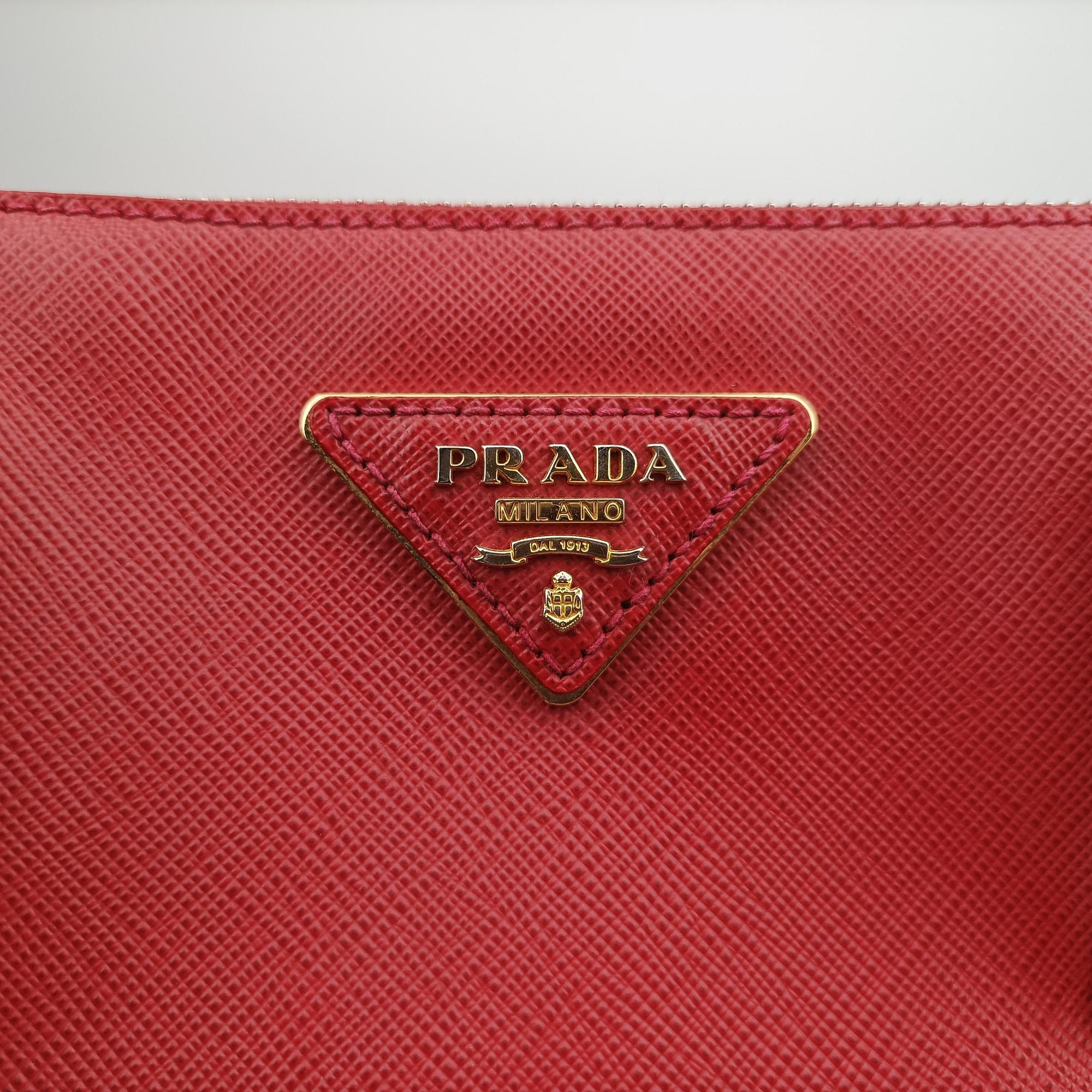 Secondhand Prada Galleria Red SAFFIANO Leather BN1844 shoulderbag | stylenewstar