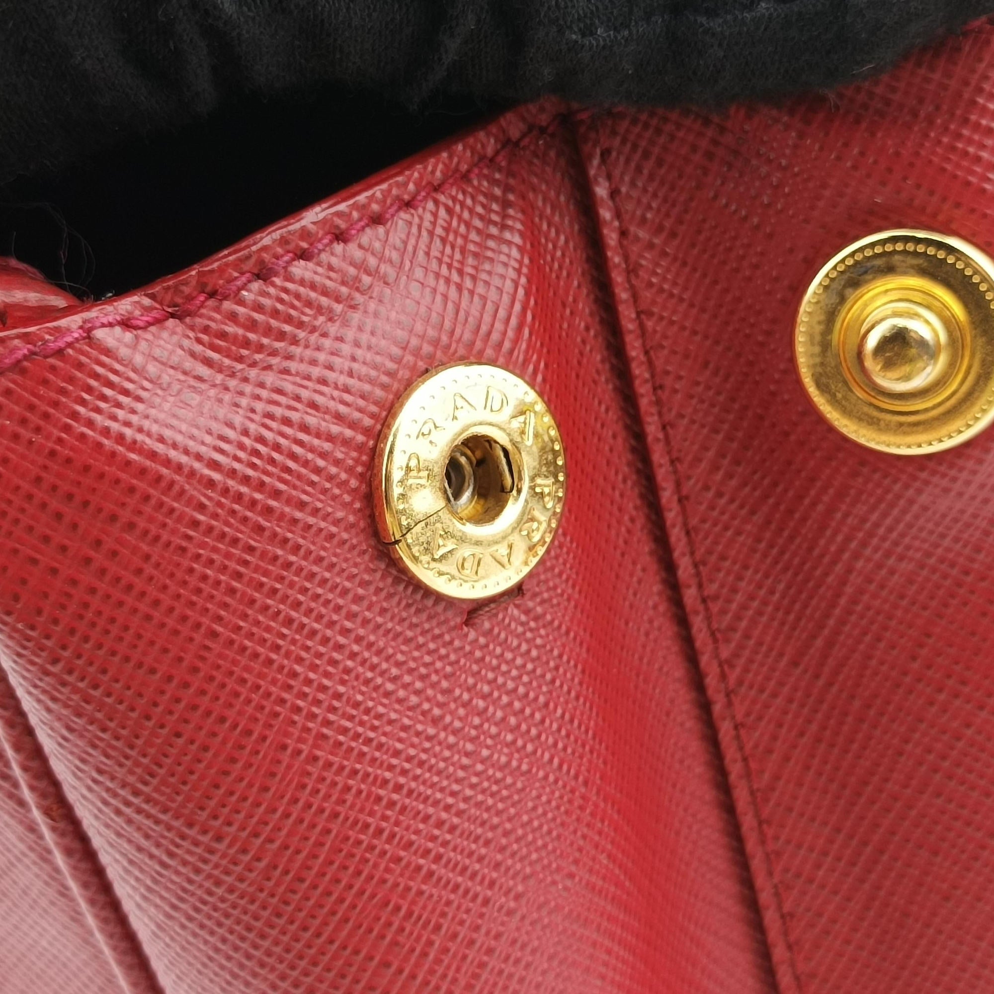 Secondhand Prada Galleria Red SAFFIANO Leather BN1844 shoulderbag | stylenewstar