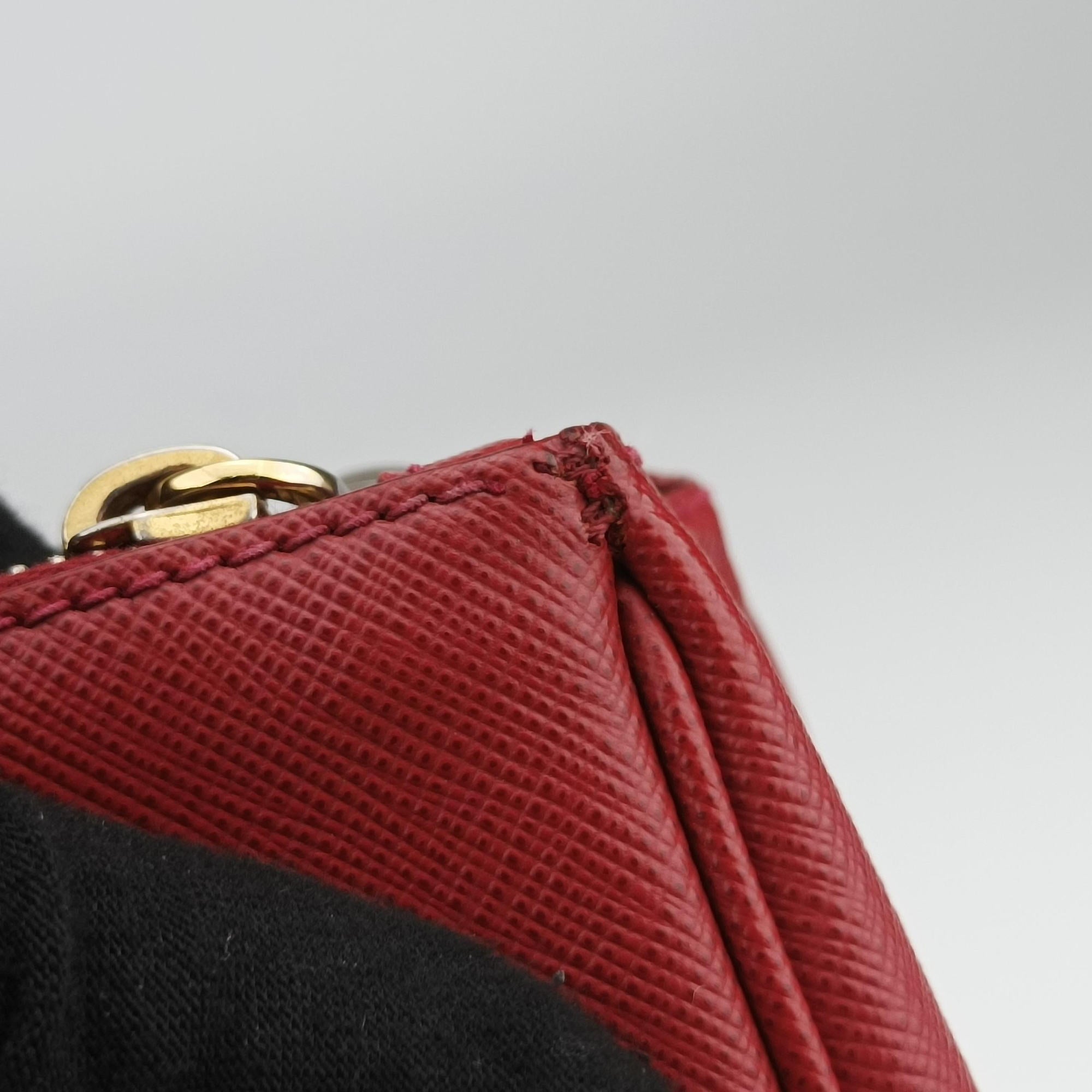 Secondhand Prada Galleria Red SAFFIANO Leather BN1844 shoulderbag | stylenewstar