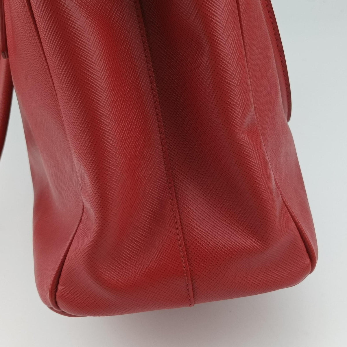 Secondhand Prada Galleria Red SAFFIANO Leather BN1844 shoulderbag | stylenewstar
