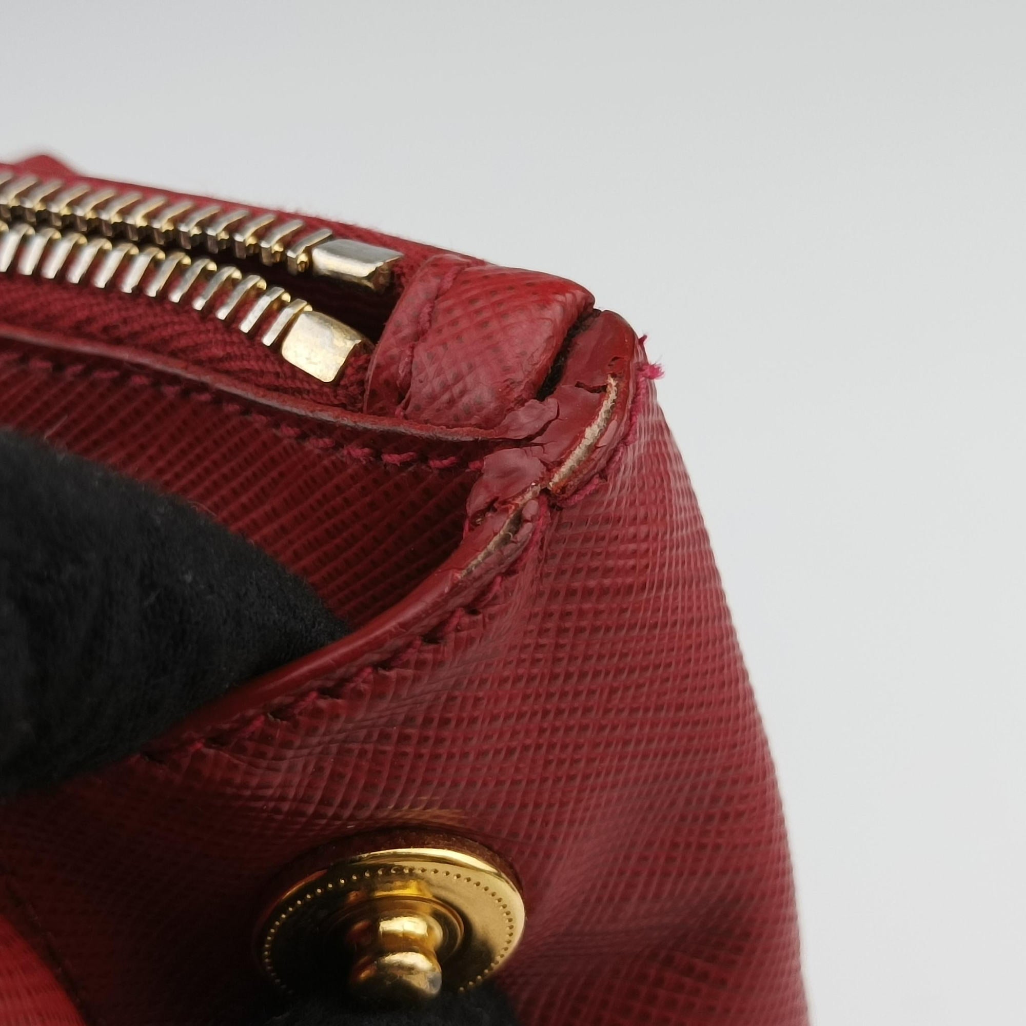 Secondhand Prada Galleria Red SAFFIANO Leather BN1844 shoulderbag | stylenewstar