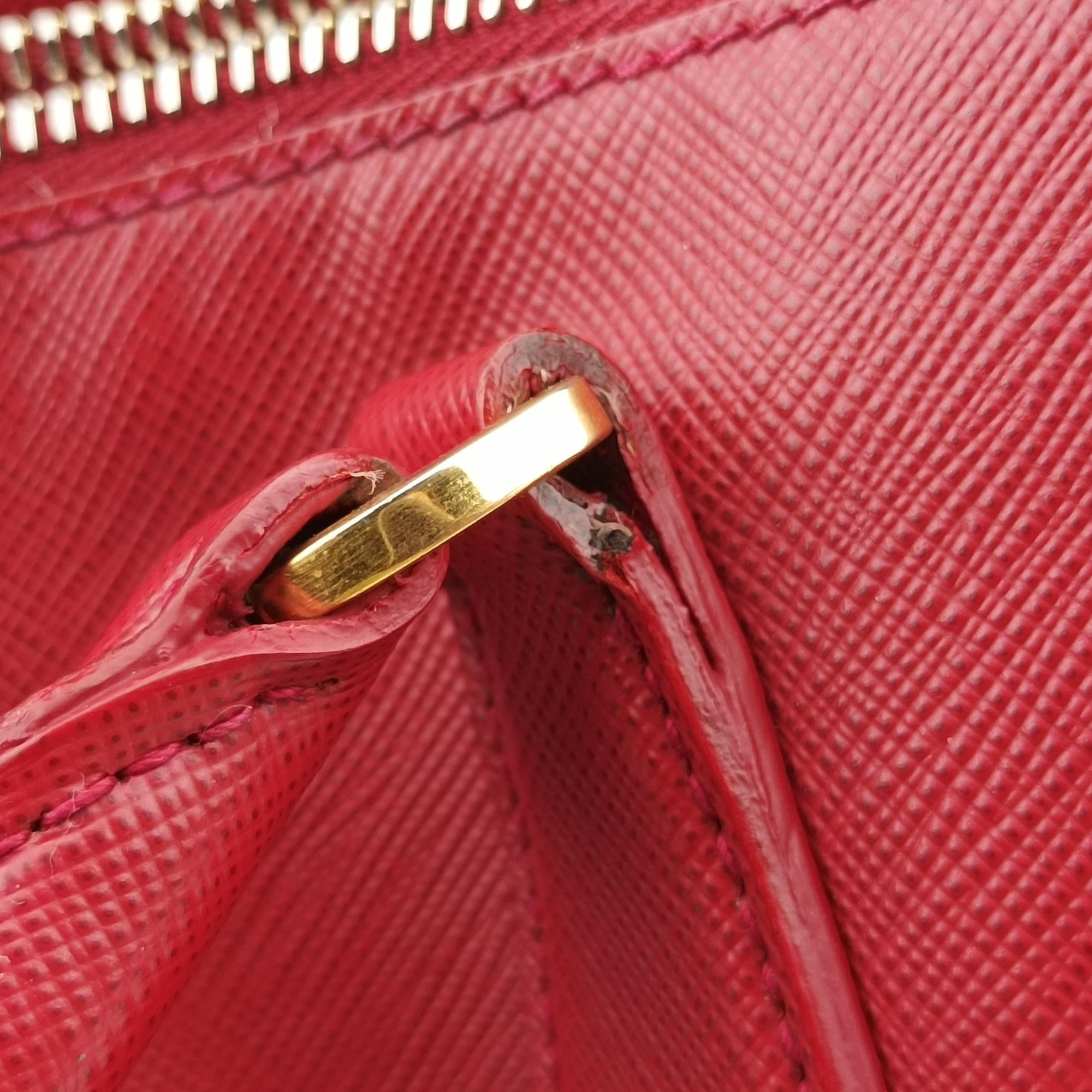 Secondhand Prada Galleria Red SAFFIANO Leather BN1844 shoulderbag | stylenewstar