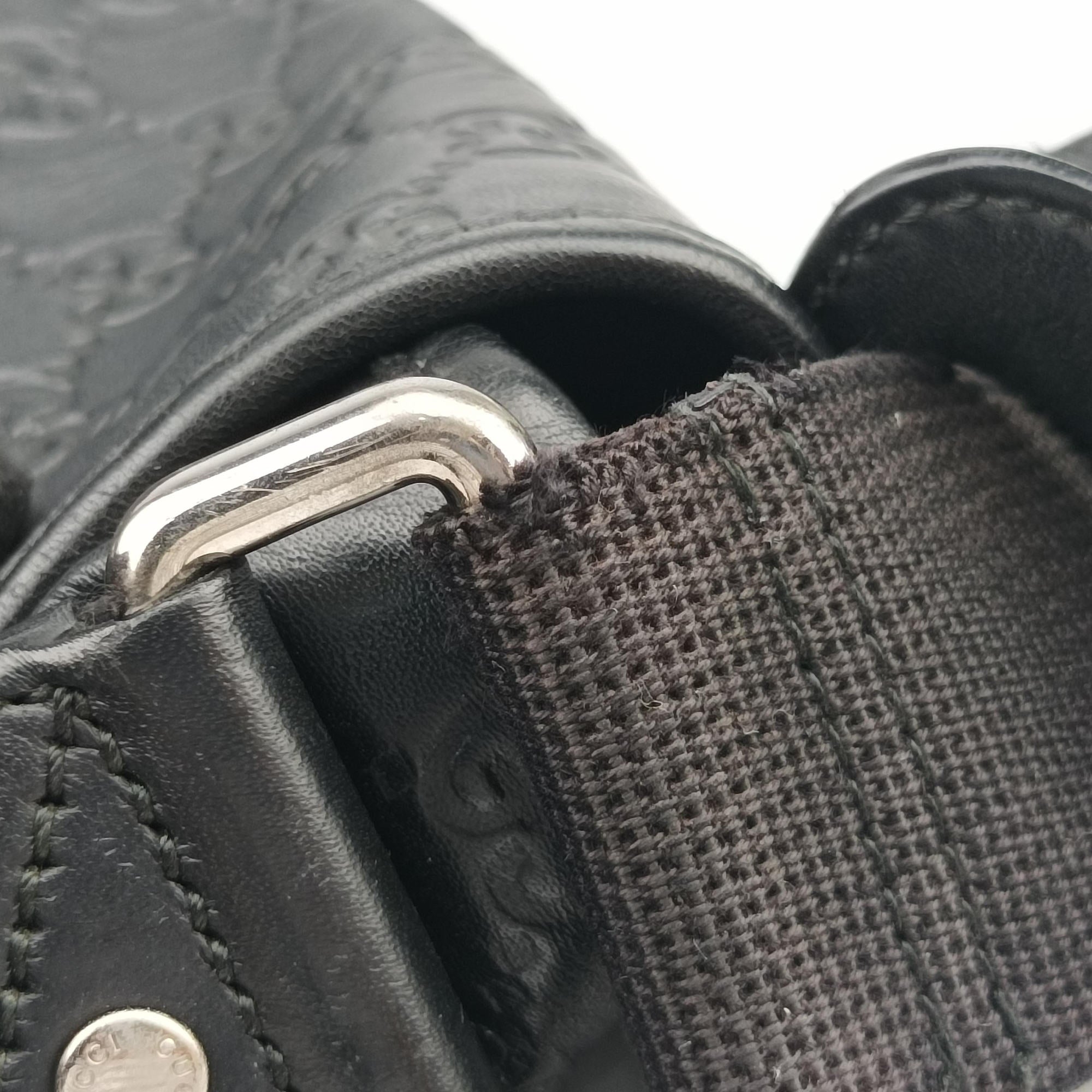Pre-owned Gucci Guccissima Rubber Messenger Black Leather 246067 shoulderbag | stylenewstar