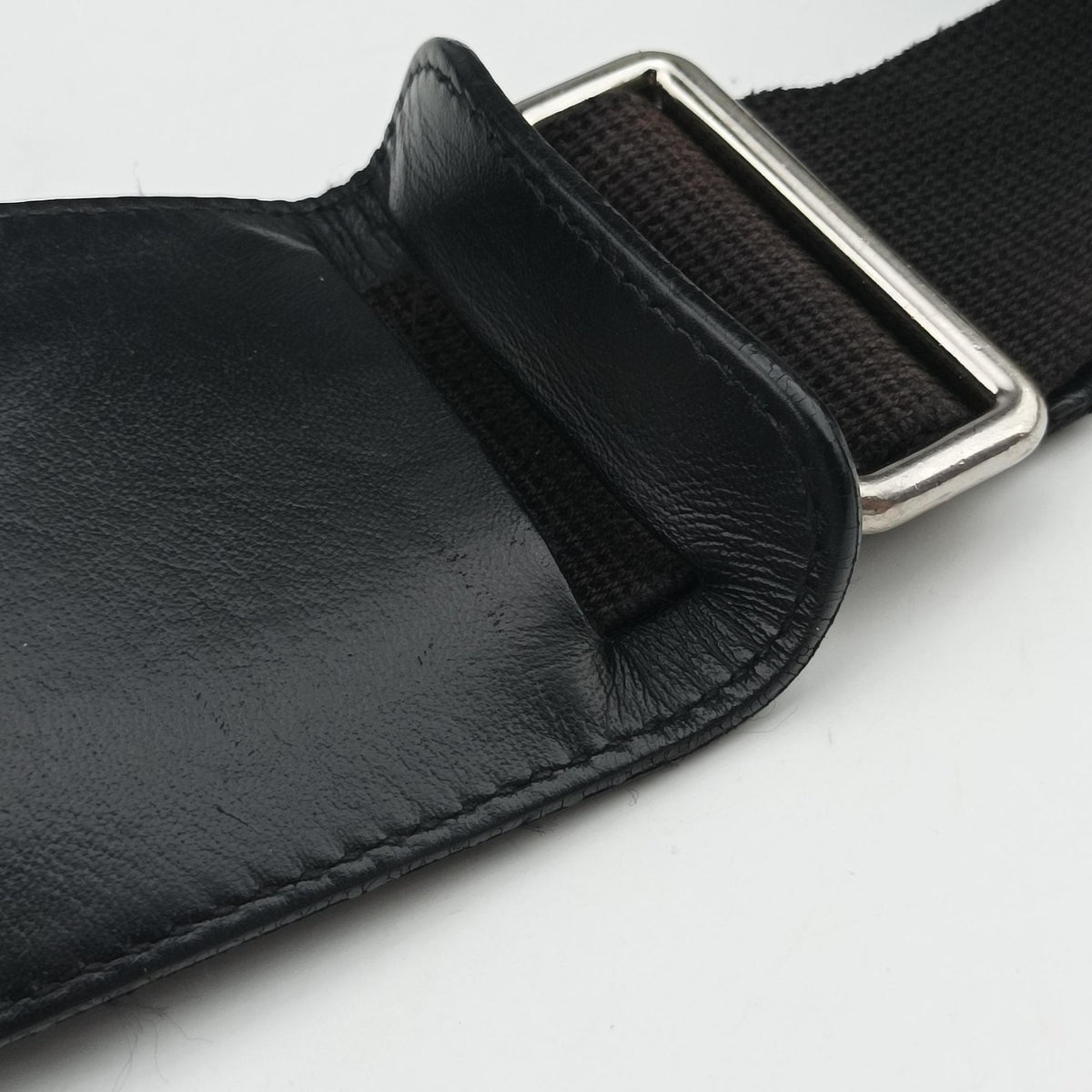 Pre-owned Gucci Guccissima Rubber Messenger Black Leather 246067 shoulderbag | stylenewstar