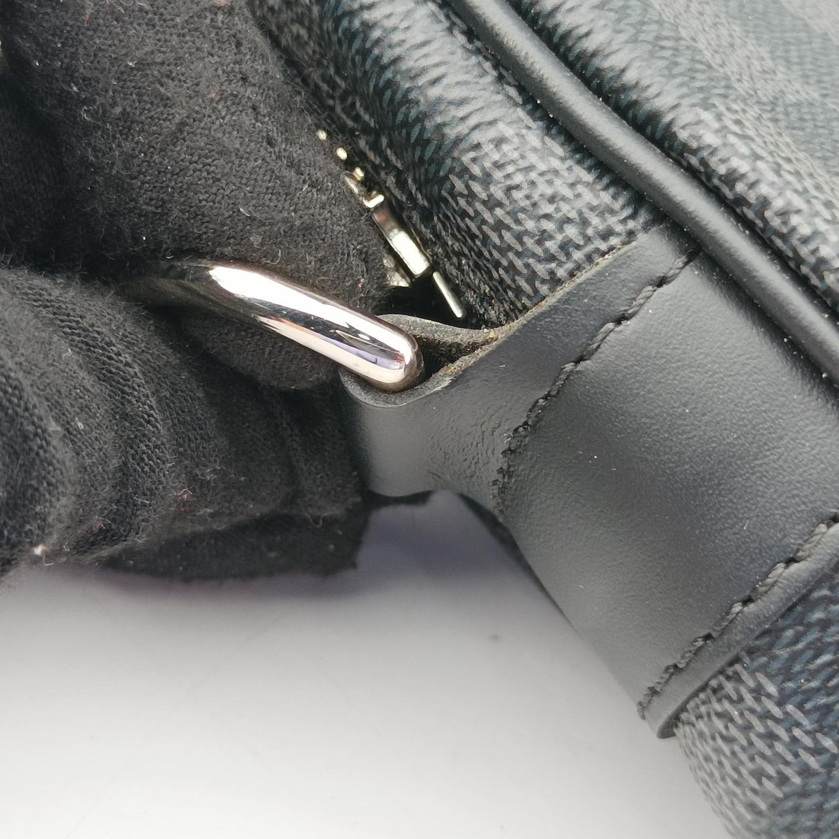 Pre-owned Louis Vuitton Porte Documents Voyage PM Noir Damier Graphite N41478 handbag | stylenewstar