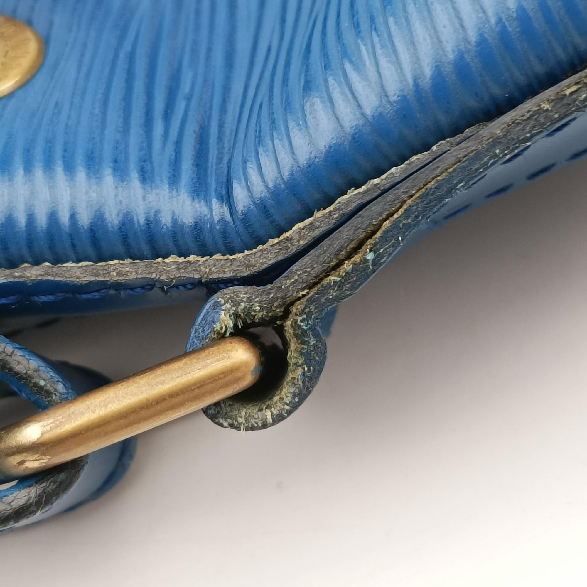 Secondhand Louis Vuitton Petit Noe Toledo Blue Epi M44105 shoulderbag | stylenewstar