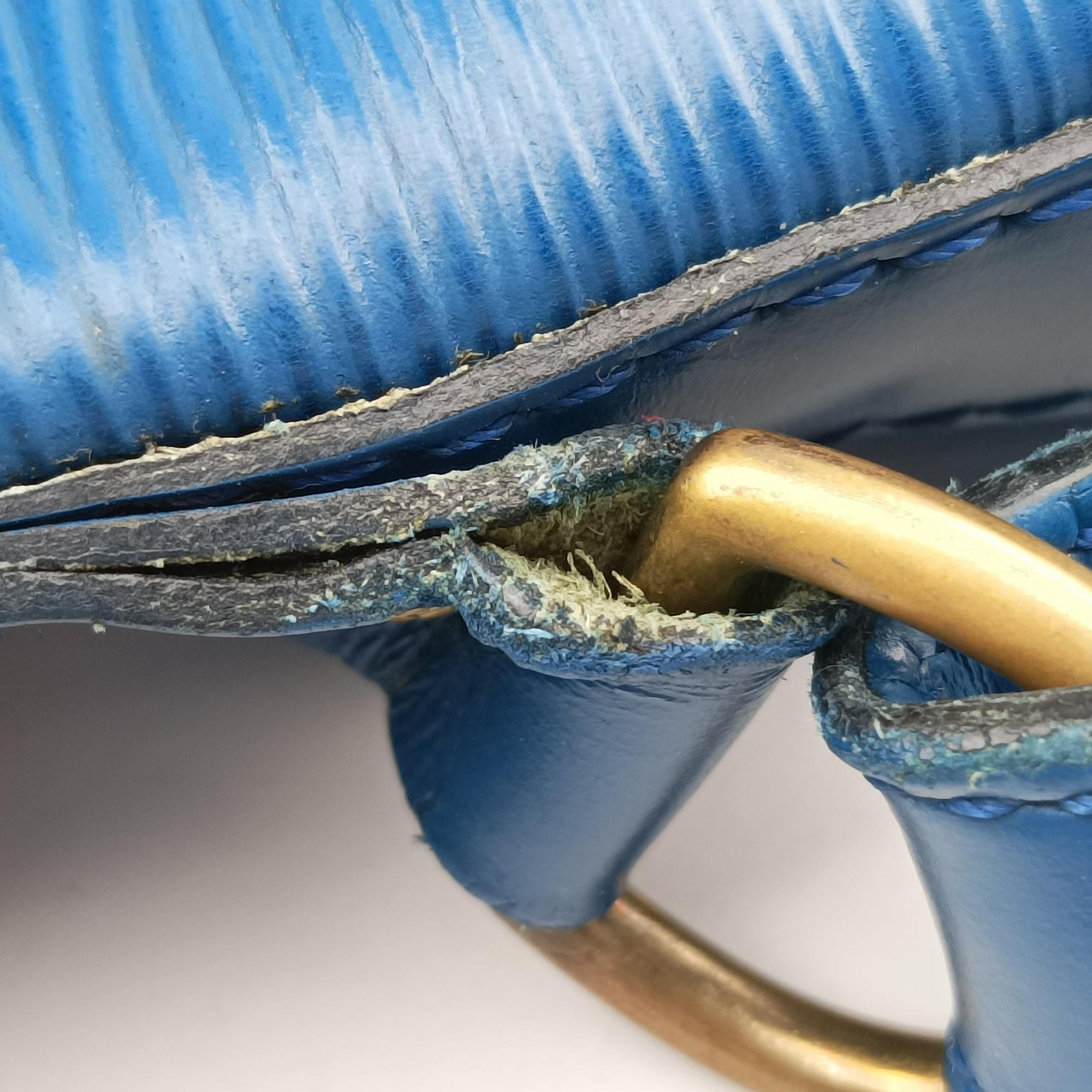 Secondhand Louis Vuitton Petit Noe Toledo Blue Epi M44105 shoulderbag | stylenewstar