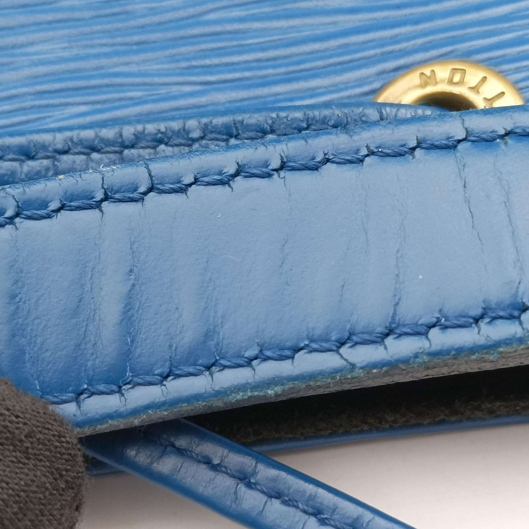 Secondhand Louis Vuitton Petit Noe Toledo Blue Epi M44105 shoulderbag | stylenewstar