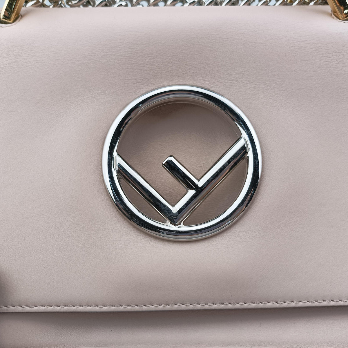 Pre-owned Fendi KAN I F Pink Leather 8BT286 shoulderbag | stylenewstar
