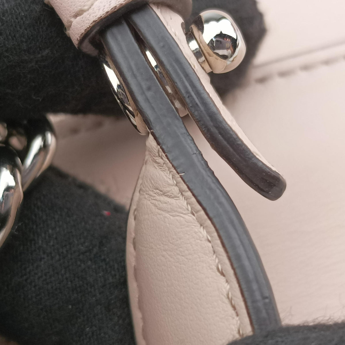 Pre-owned Fendi KAN I F Pink Leather 8BT286 shoulderbag | stylenewstar