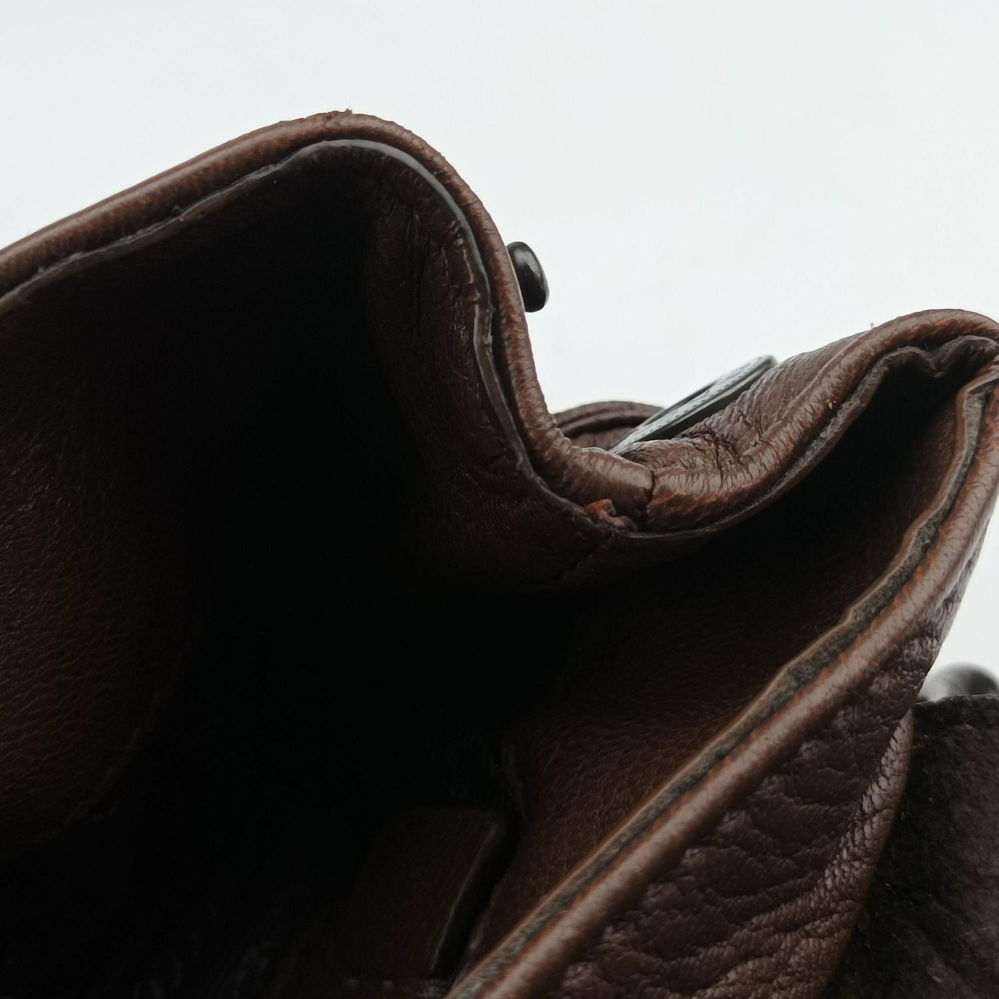 Pre-owned Prada Messenger Brown Leather VA0820 shoulderbag | stylenewstar