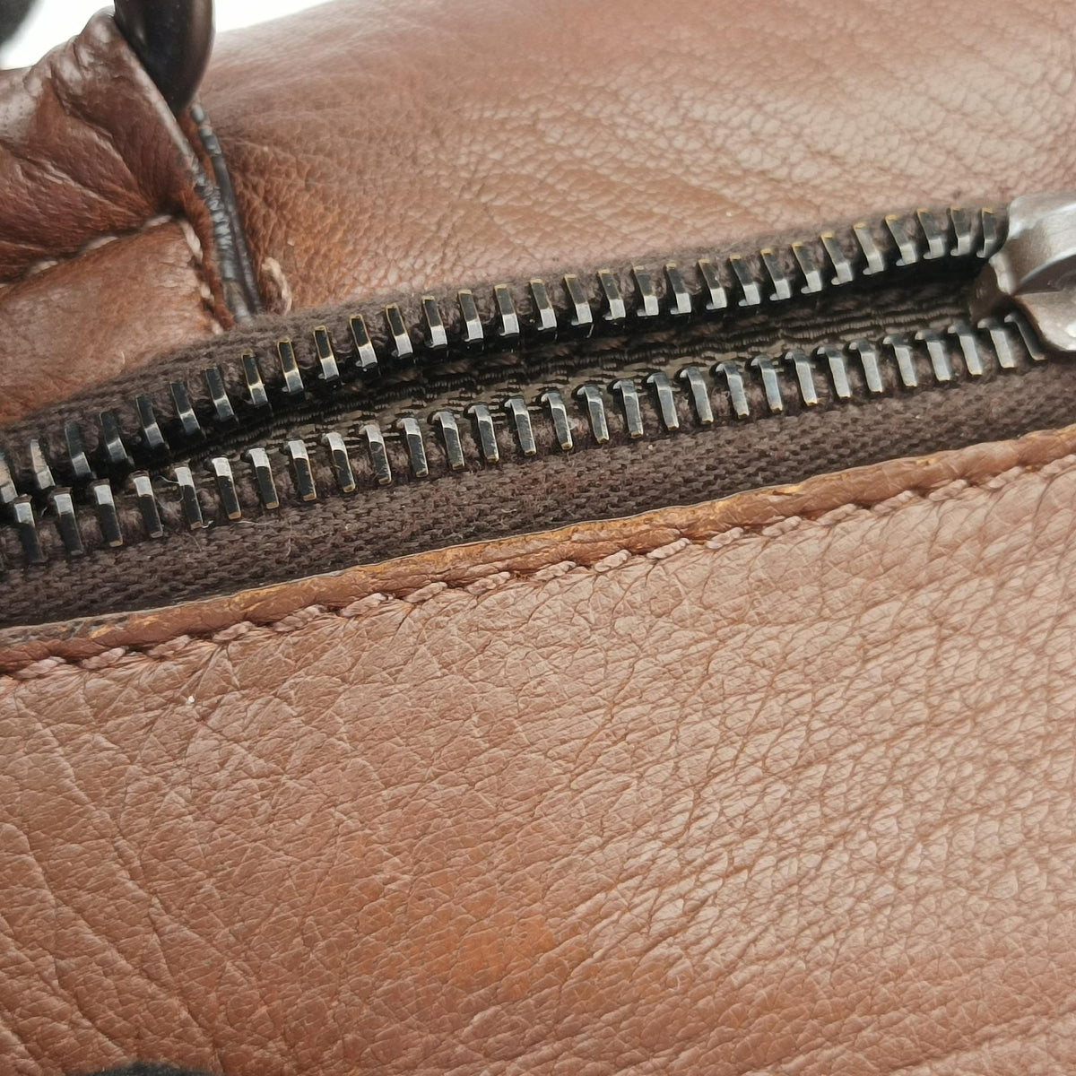 Pre-owned Prada Messenger Brown Leather VA0820 shoulderbag | stylenewstar