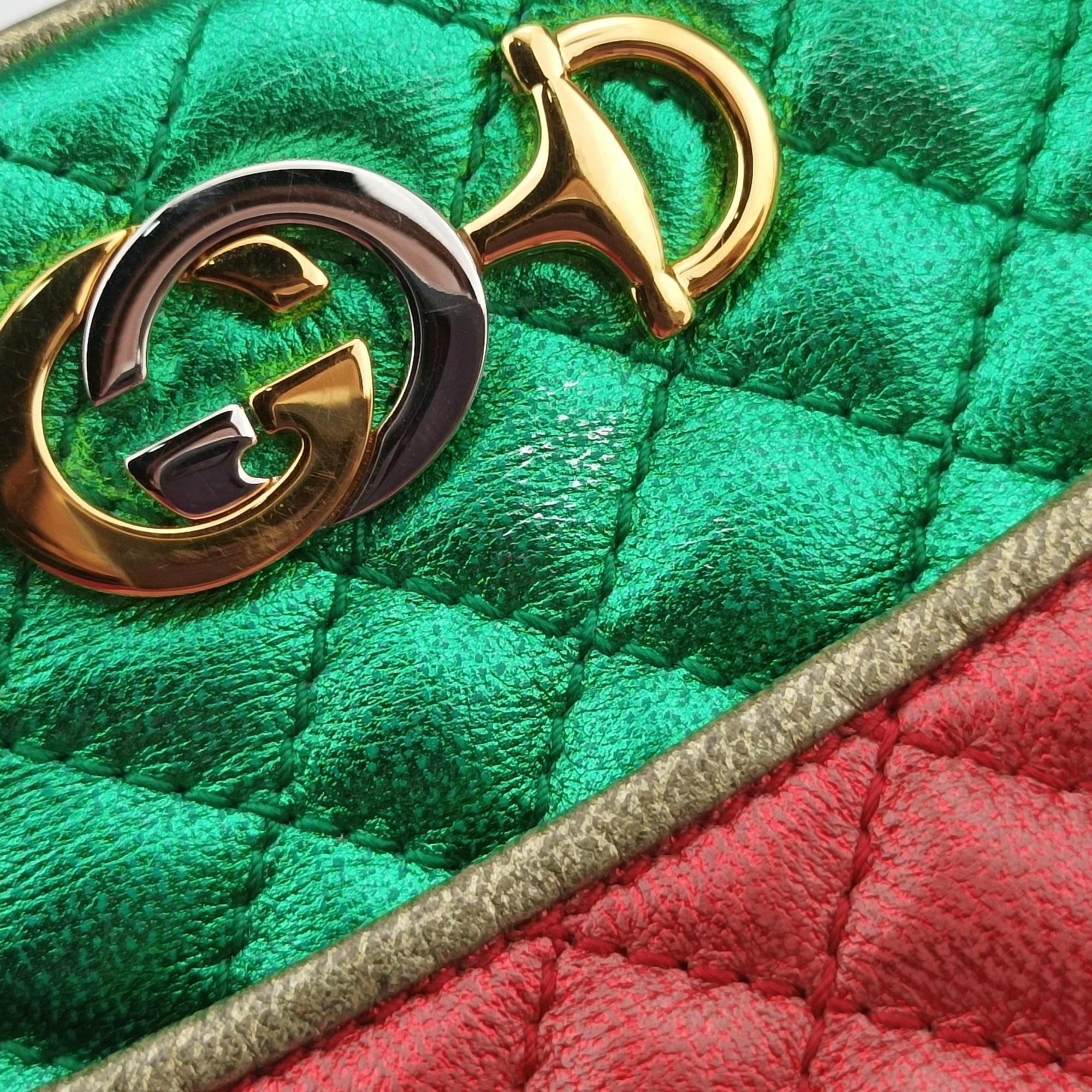Pre-owned Gucci Laminate Red×Green Leather 534951 shoulderbag | stylenewstar