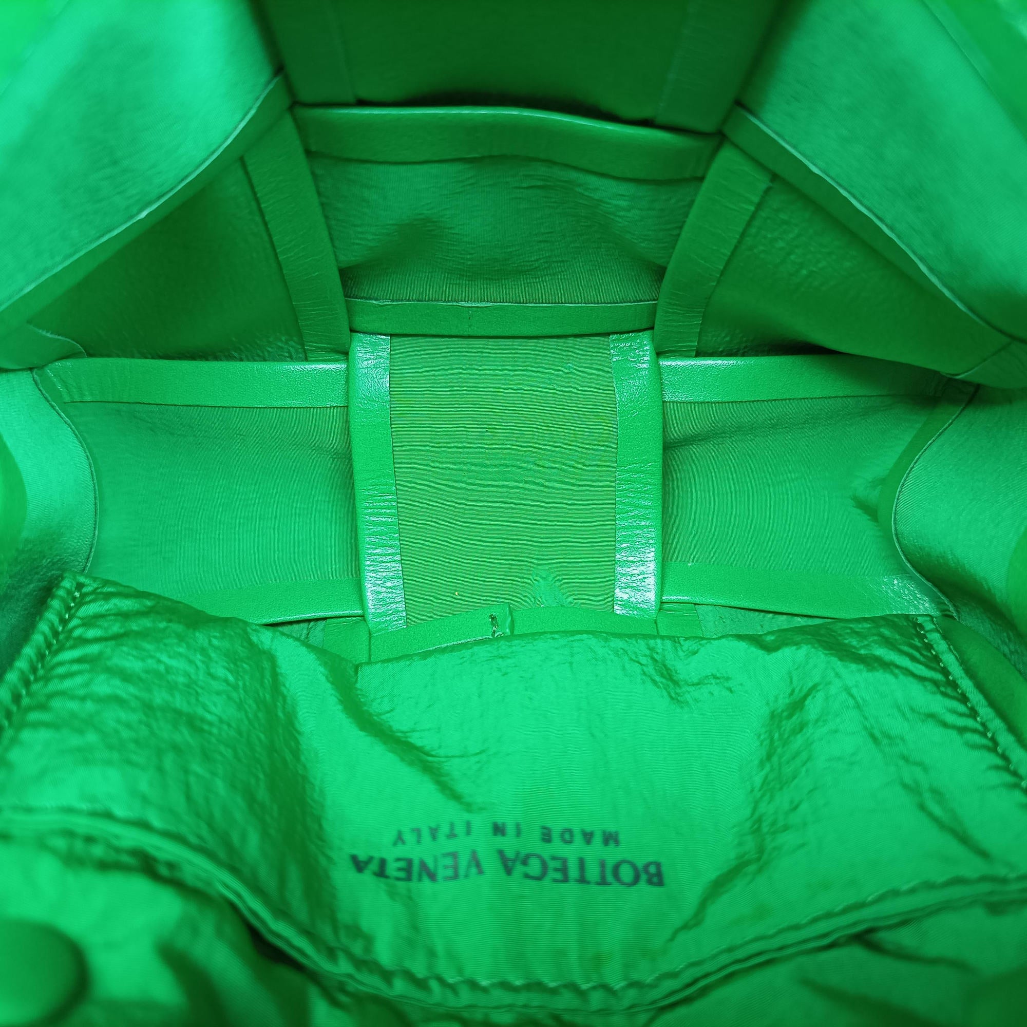 Pre-owned Bottega Veneta candy cassette Green lambskin  shoulderbag | stylenewstar