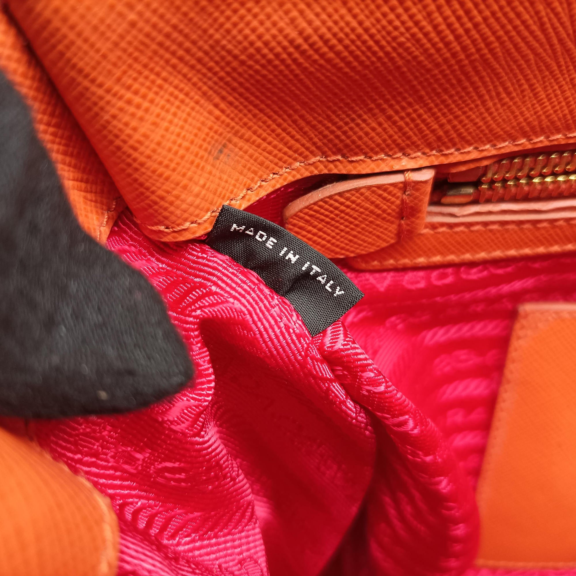 Pre-owned Prada Galleria Orange×red SAFFIANO Leather BN1844 shoulderbag | stylenewstar