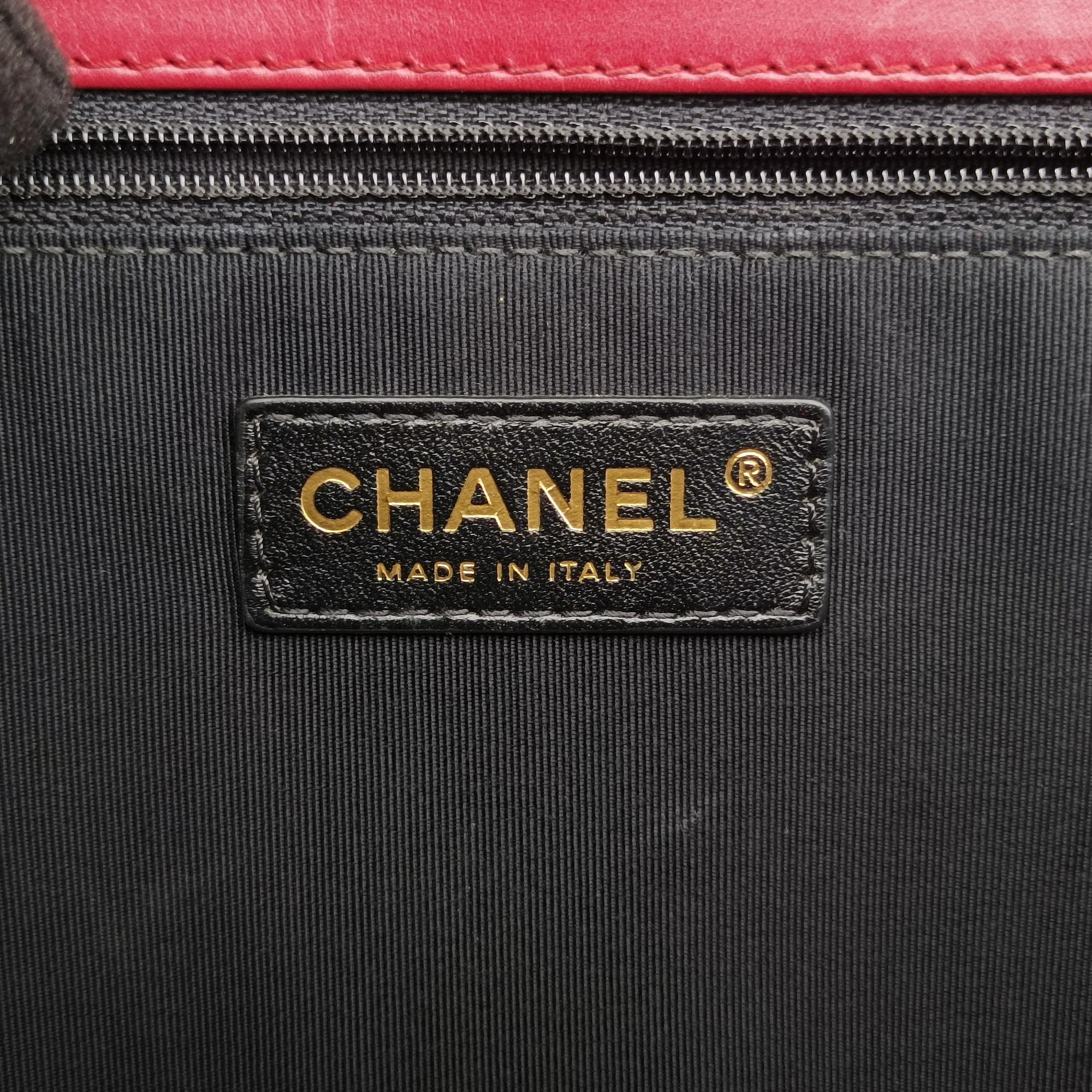 Pre-owned Chanel BOY CHANEL Red Leather A66711 shoulderbag | stylenewstar