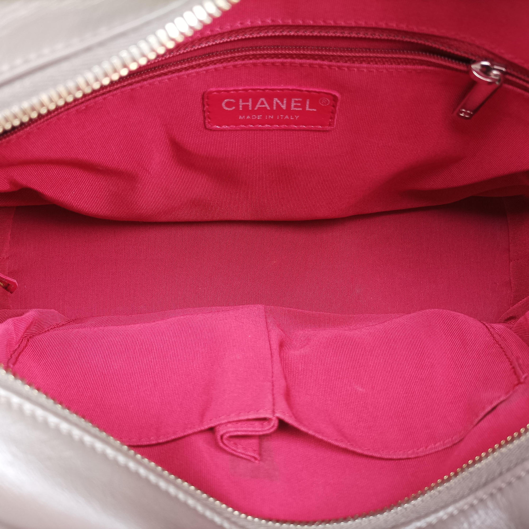 Vintage Chanel GABRIELLE Brown leather A93824 shoulderbag | stylenewstar