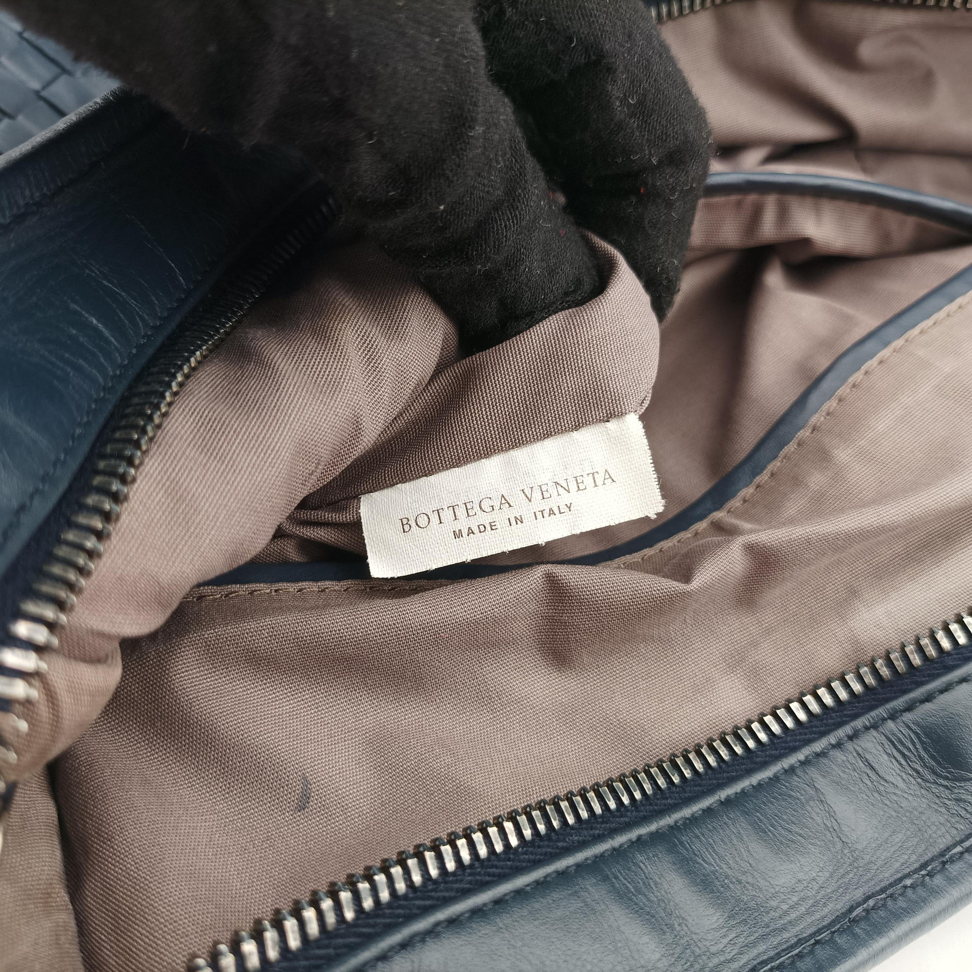 Vintage Bottega Veneta Intrecciato Navy lambskin  handbag | stylenewstar