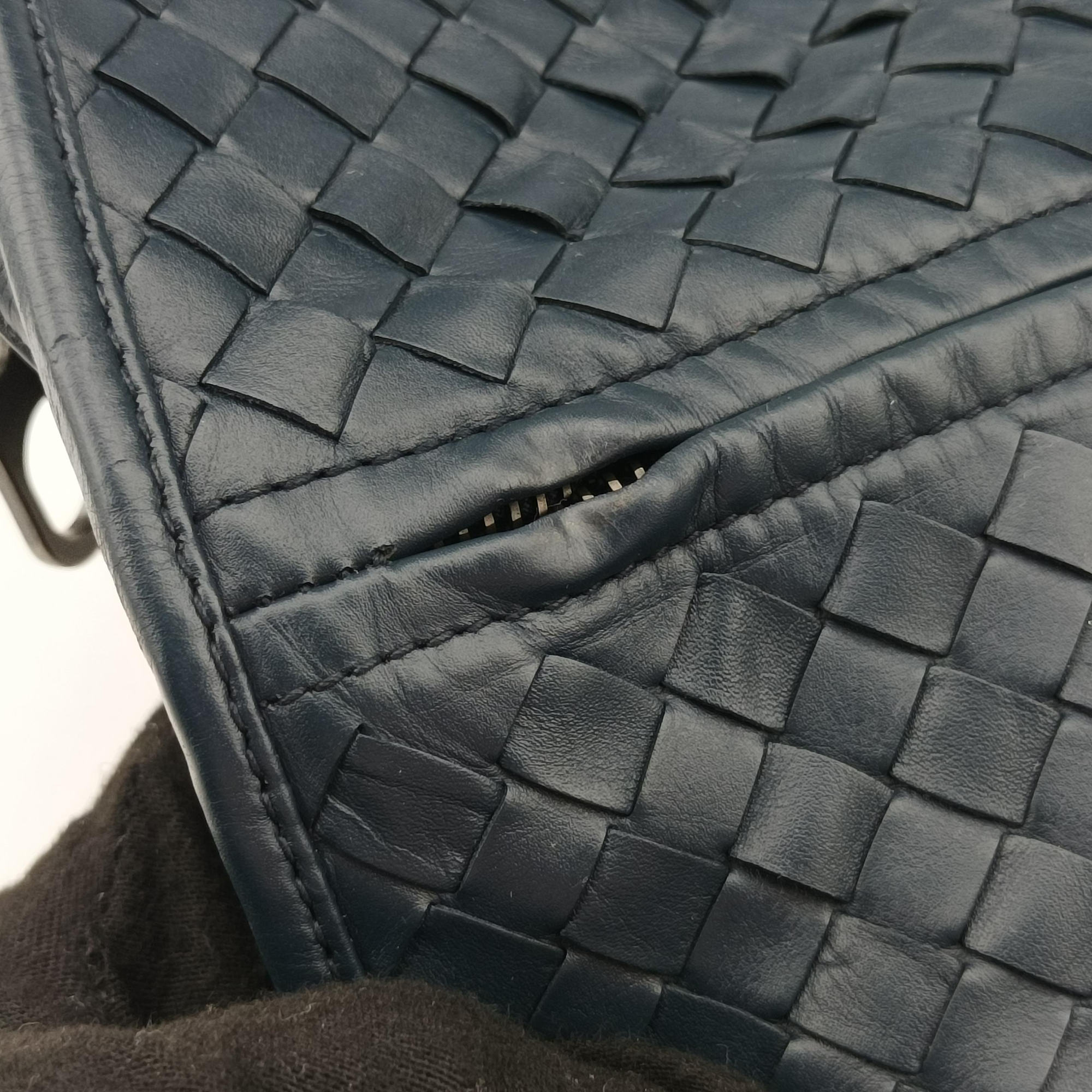 Vintage Bottega Veneta Intrecciato Navy lambskin  handbag | stylenewstar