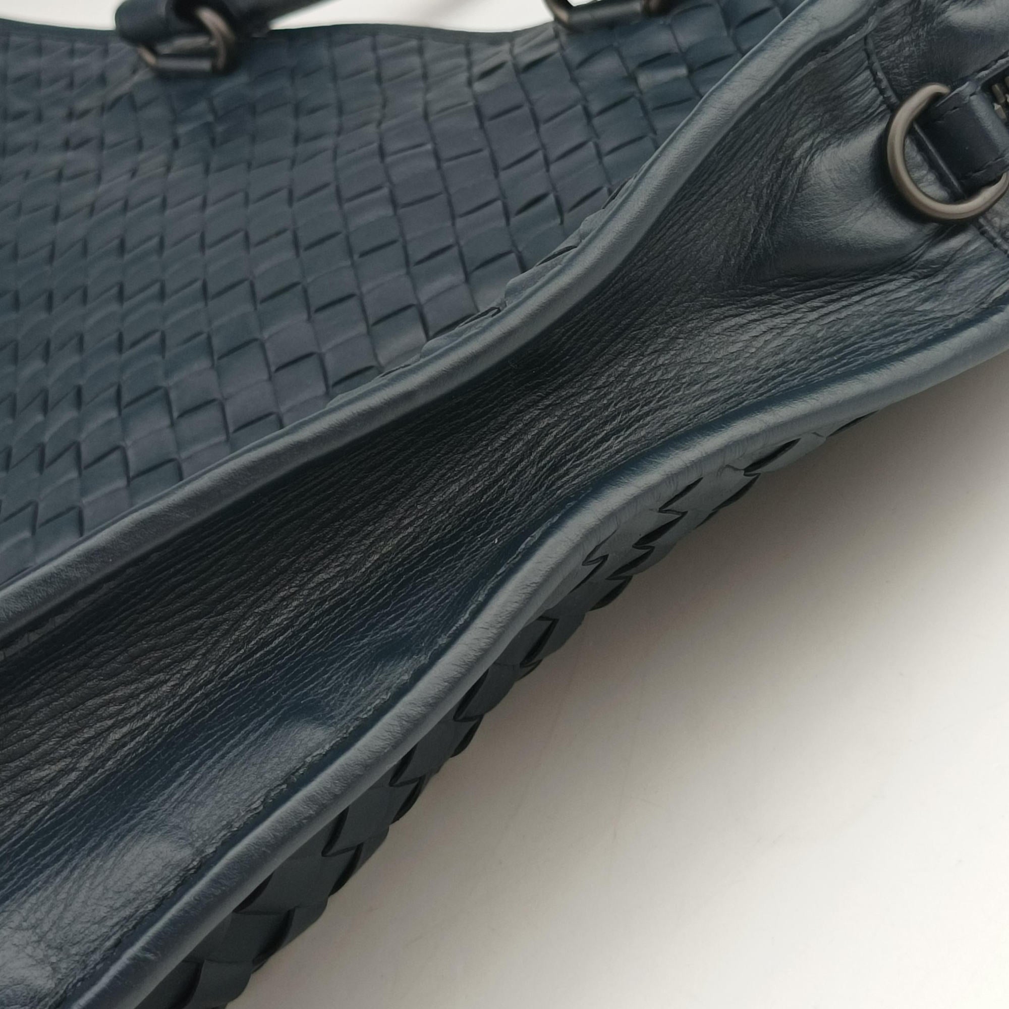 Vintage Bottega Veneta Intrecciato Navy lambskin  handbag | stylenewstar