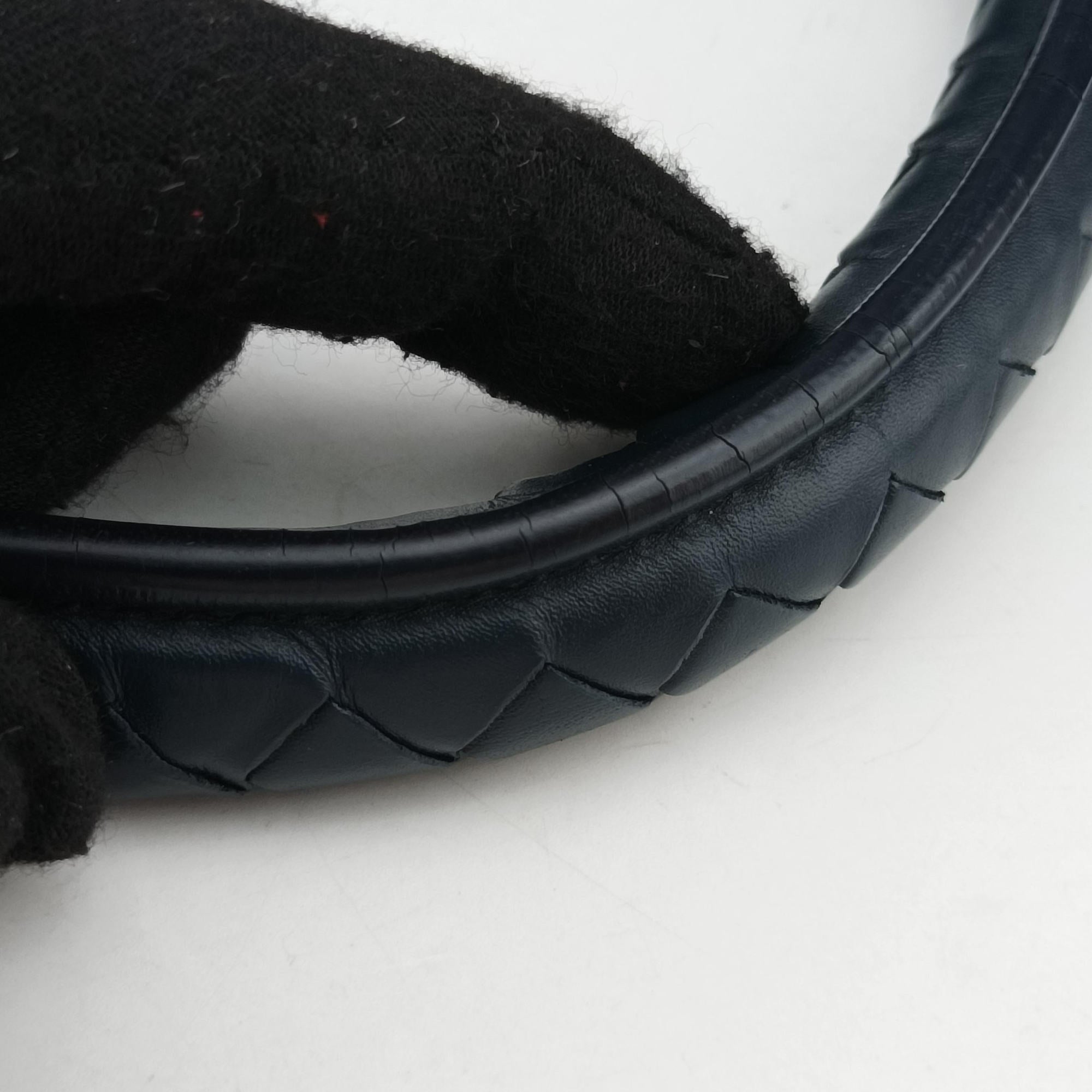 Vintage Bottega Veneta Intrecciato Navy lambskin  handbag | stylenewstar