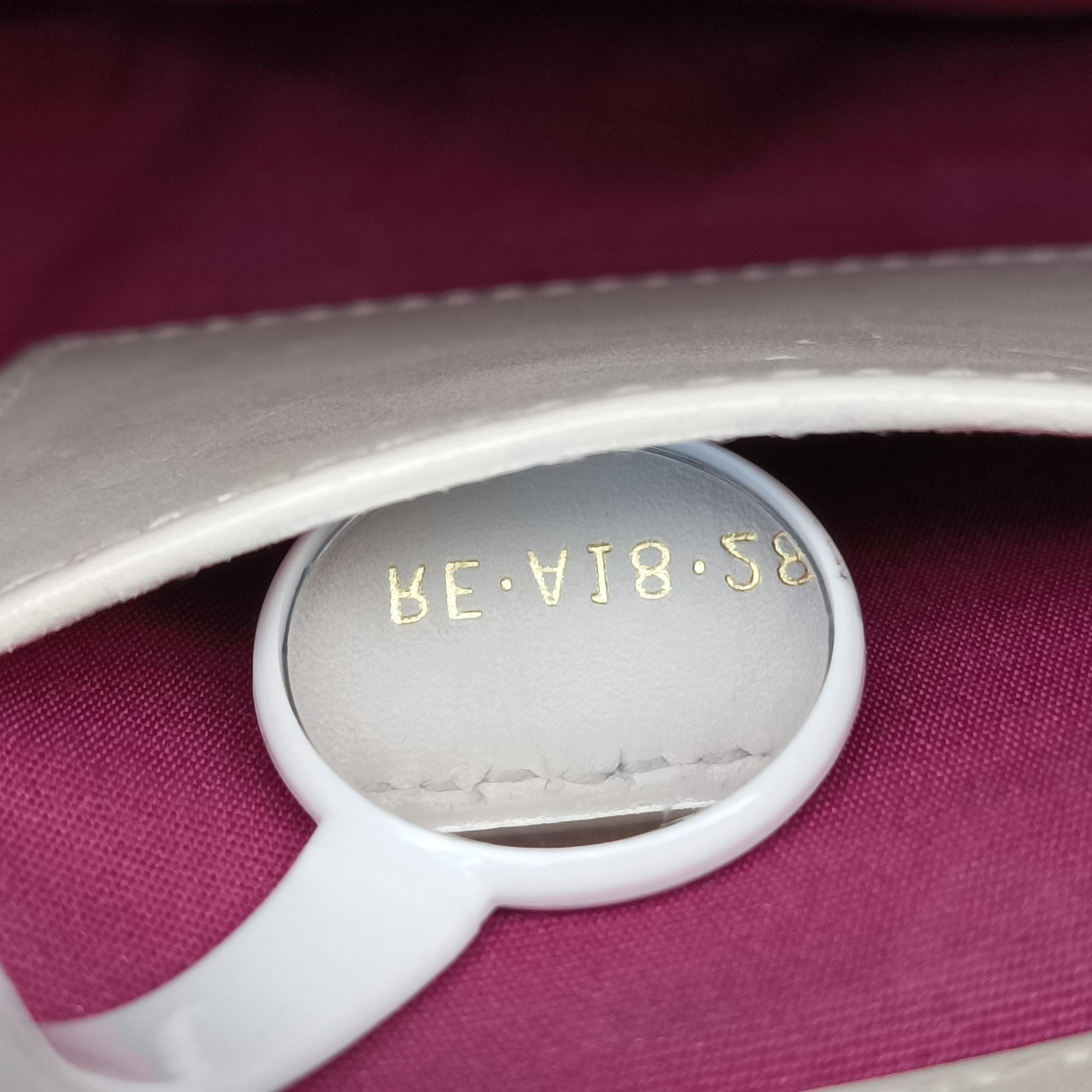 Pre-owned Bvlgari SERPENTI FOREVER White Leather  shoulderbag | stylenewstar