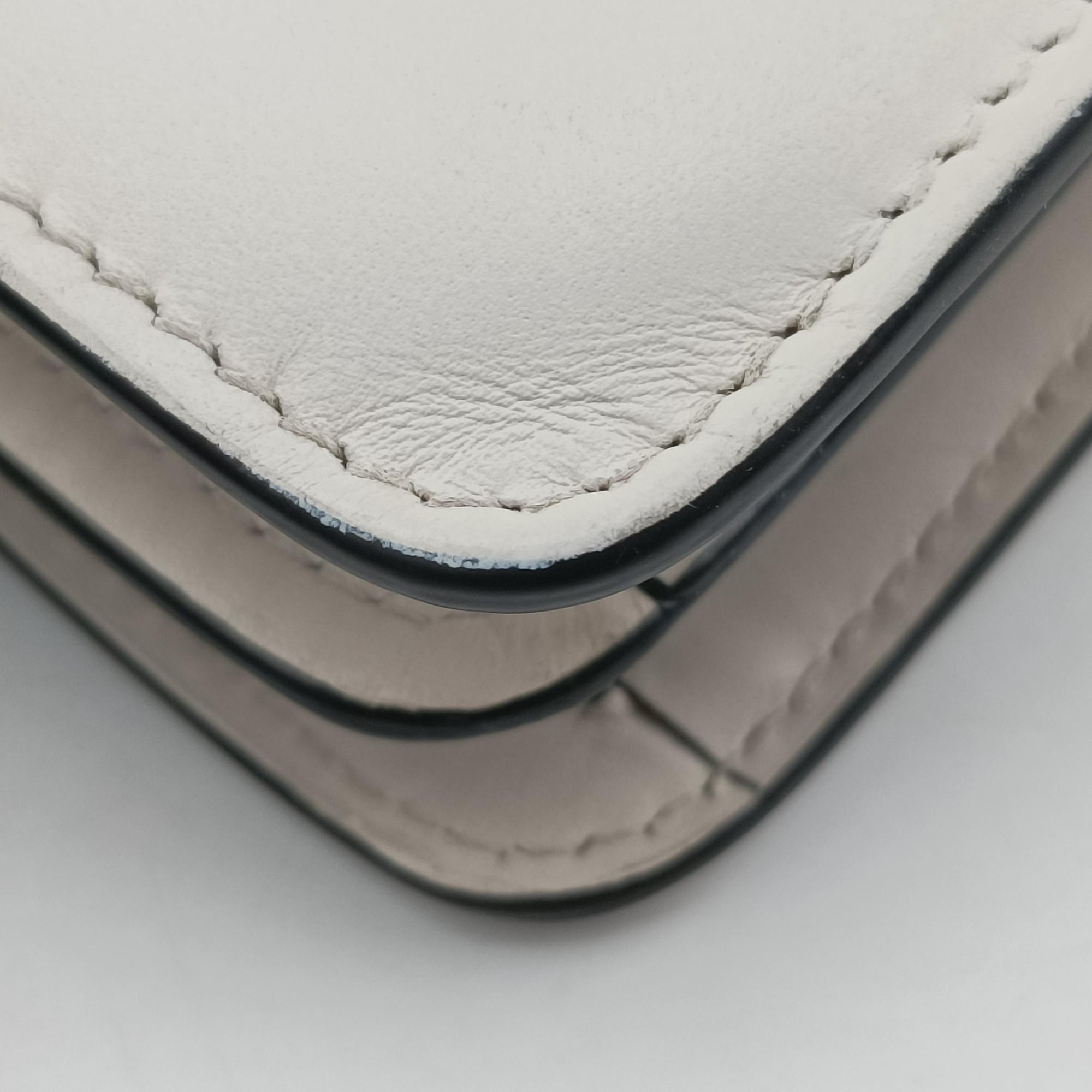 Pre-owned Bvlgari SERPENTI FOREVER White Leather  shoulderbag | stylenewstar