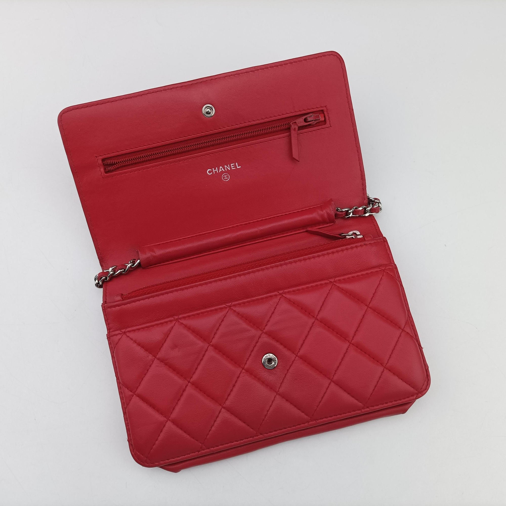 Pre-owned Chanel Matelasse coco mark Red lambskin A33814 shoulderbag | stylenewstar