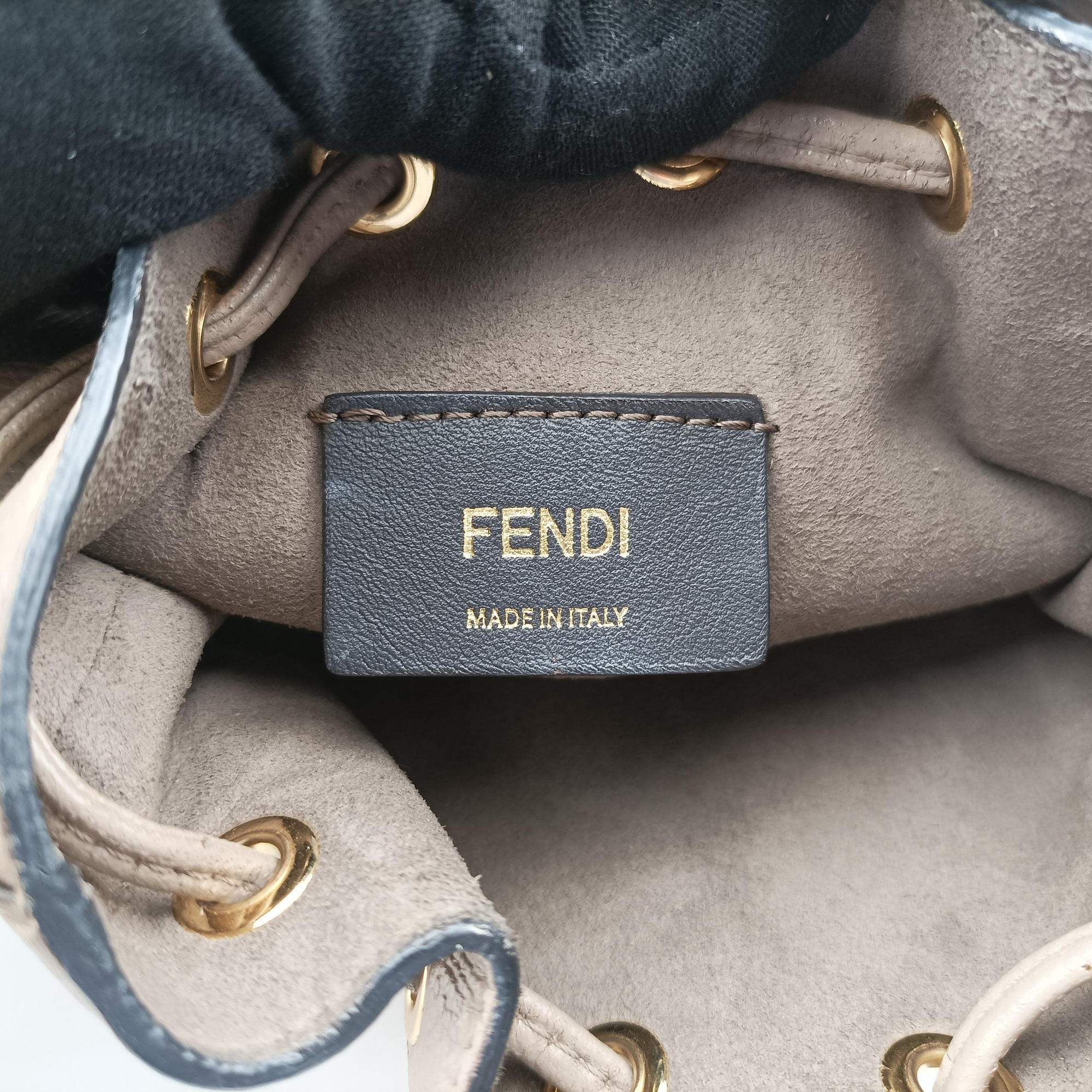 Pre-owned Fendi Mon Tresor Mini Bucket Brown Leather 8BS010 shoulderbag | stylenewstar
