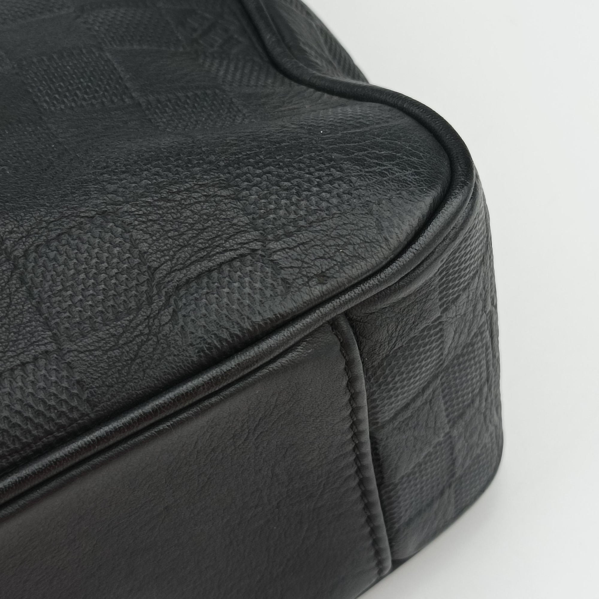 Pre-owned Louis Vuitton TADAO Noir Damier Infini N41269 shoulderbag | stylenewstar