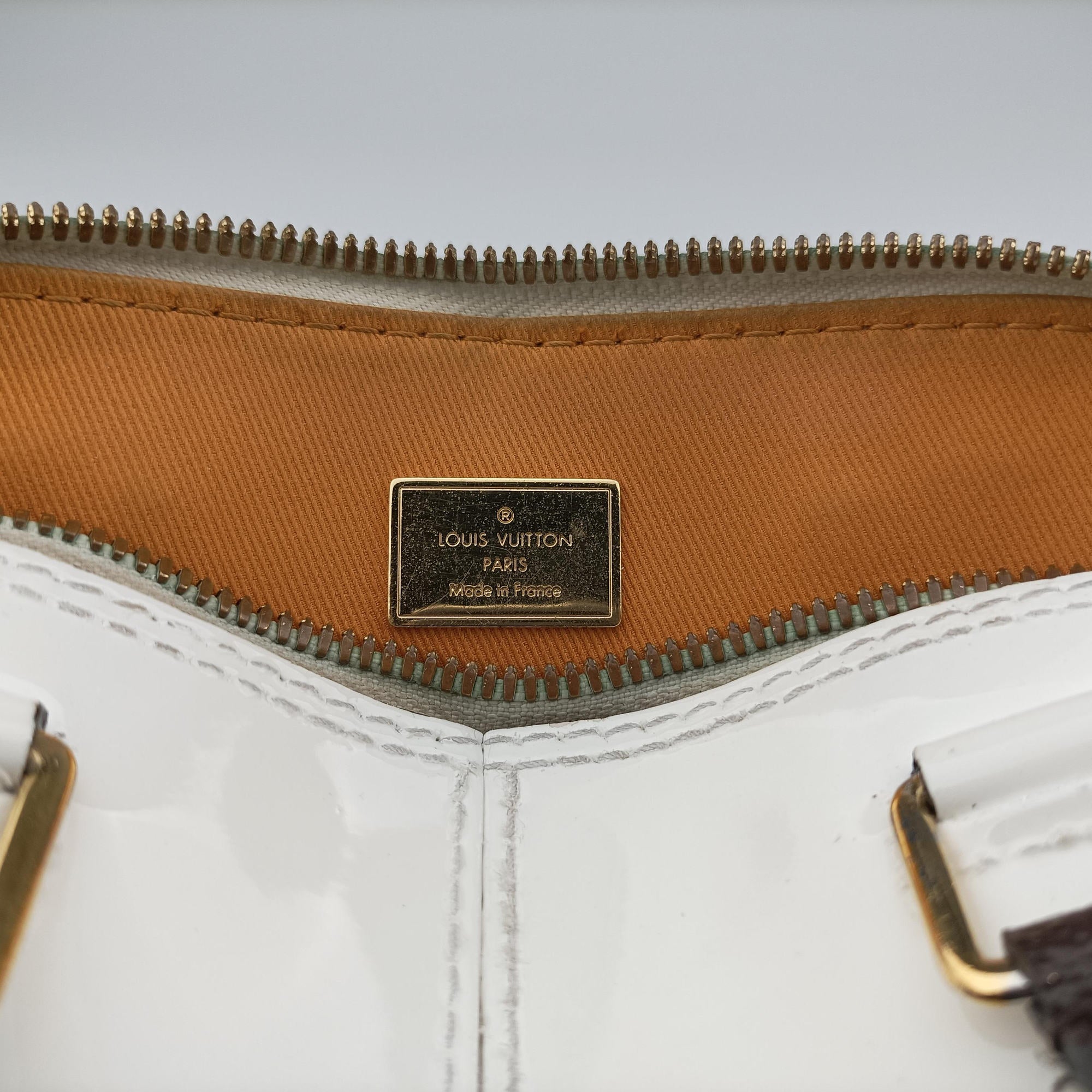 Pre-owned Louis Vuitton Alma BB White Vernis M51904 shoulderbag | stylenewstar