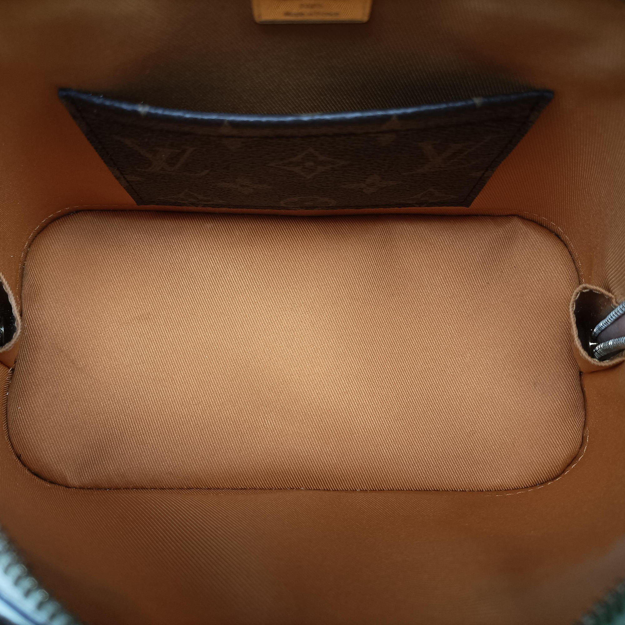 Pre-owned Louis Vuitton Alma BB White Vernis M51904 shoulderbag | stylenewstar