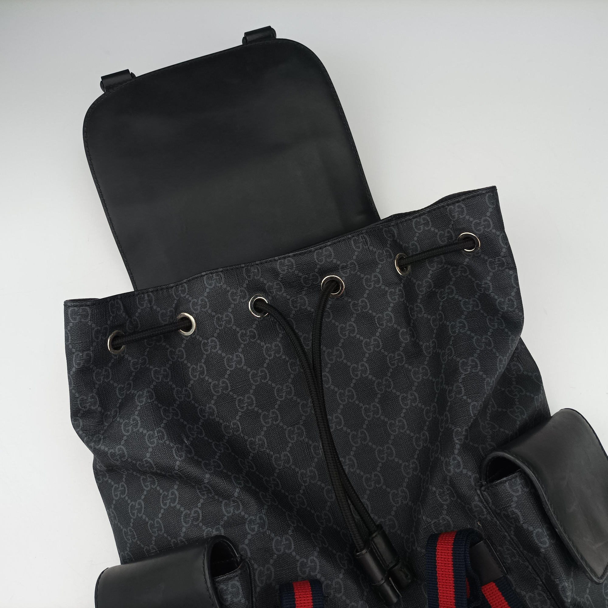 Pre-owned Gucci GG Supreme Black x Gray x Navy x Red PVC coated canvas×Leather 495563 backpack/rucksack | stylenewstar