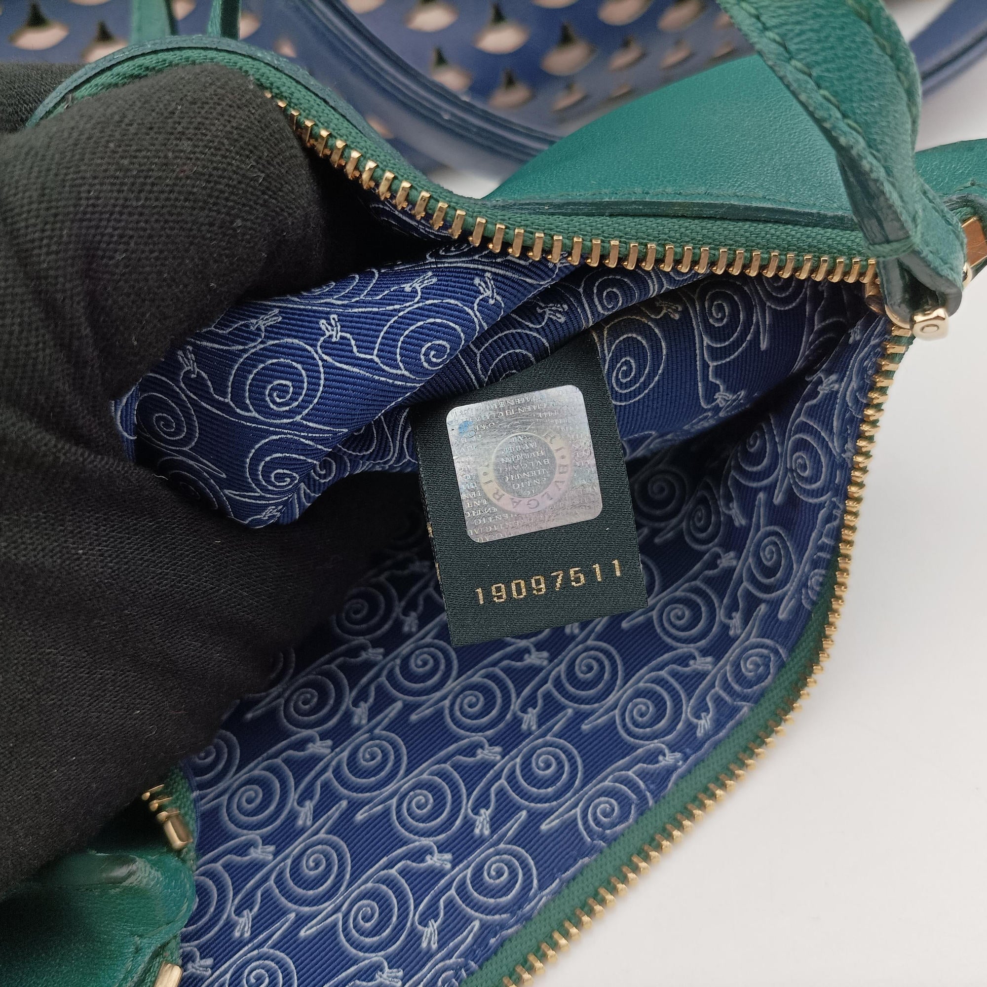 Pre-owned Bvlgari Isabella Rossellini Blue × Green Leather  shoulderbag | stylenewstar