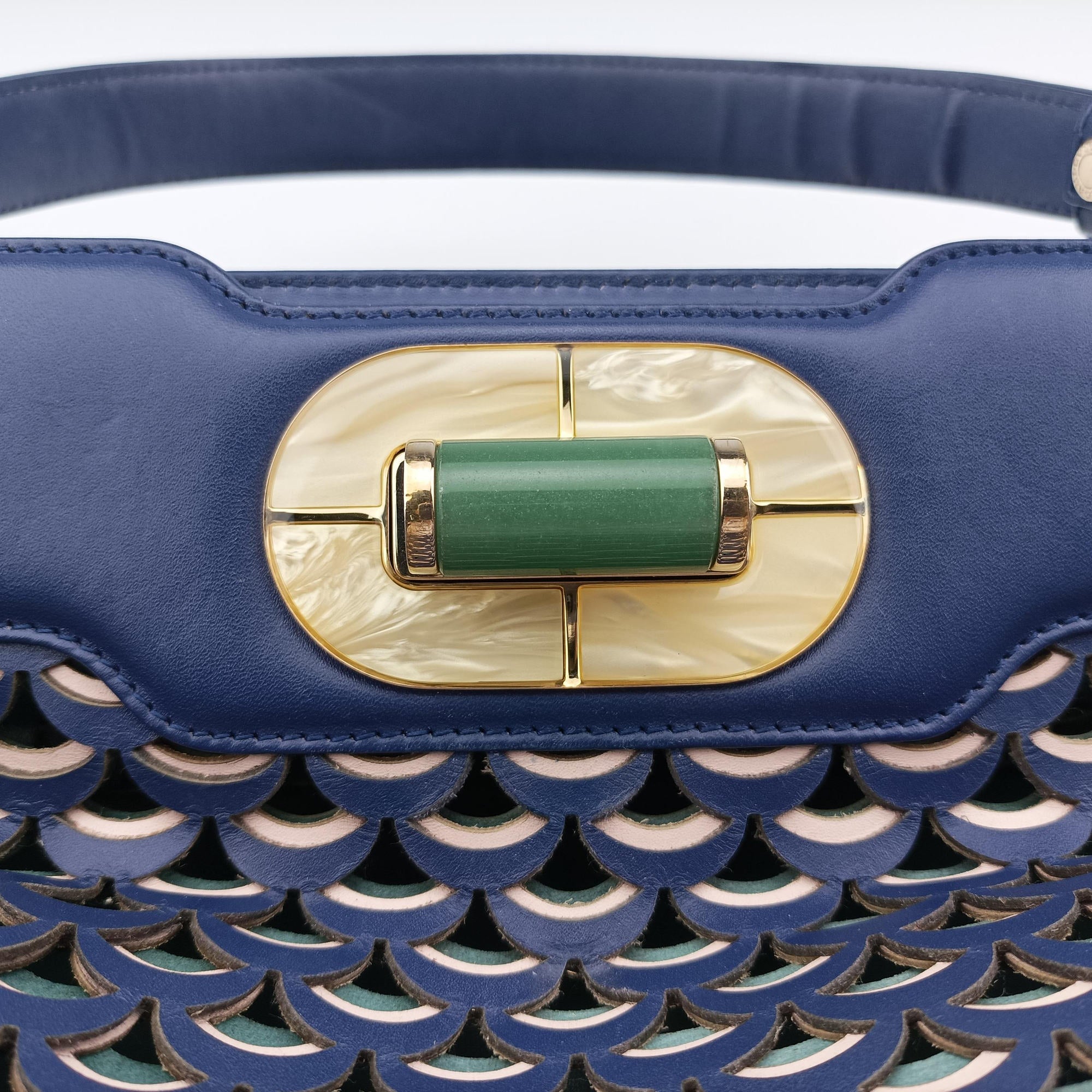Pre-owned Bvlgari Isabella Rossellini Blue × Green Leather  shoulderbag | stylenewstar