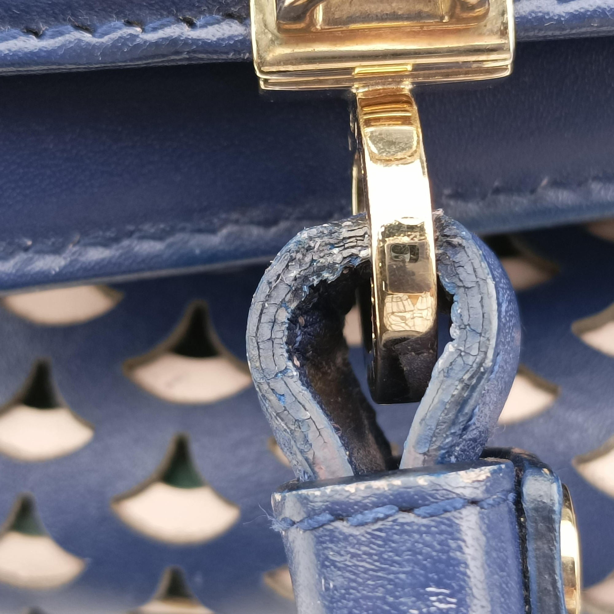 Pre-owned Bvlgari Isabella Rossellini Blue × Green Leather  shoulderbag | stylenewstar